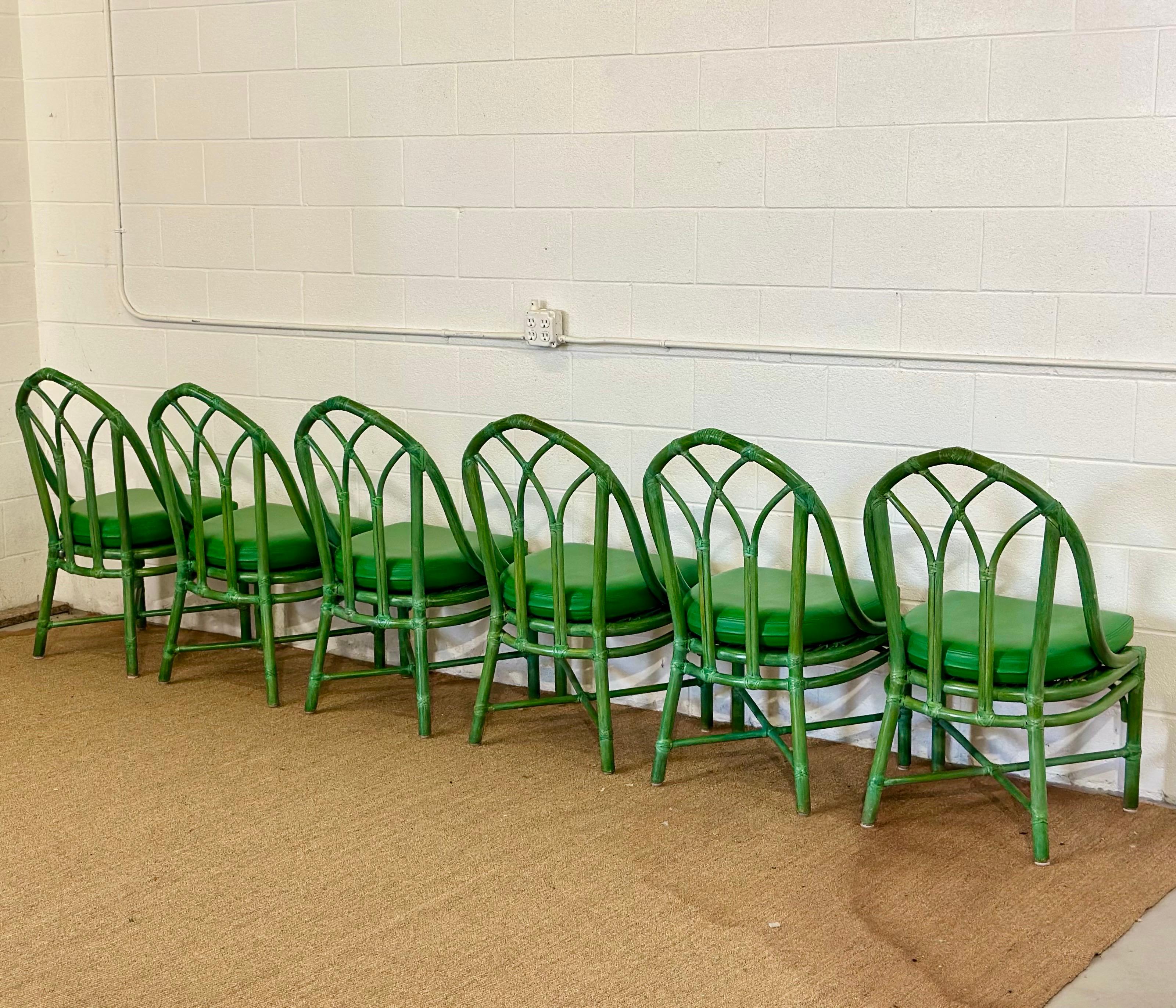 Sedie da pranzo con schienale a cattedrale in rattan verde McGuire degli anni '80 - Set di sei sedie in vendita 5