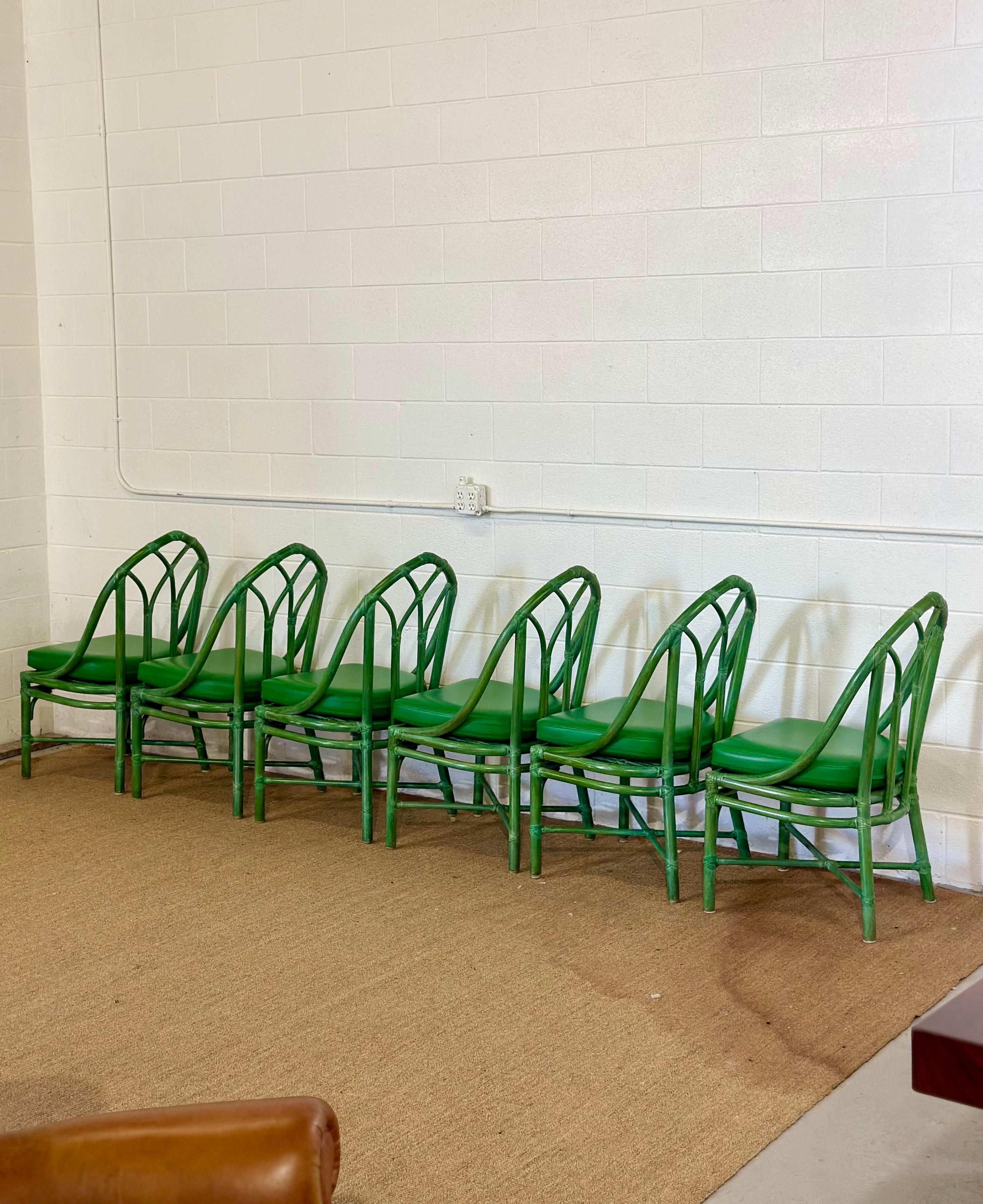 Sedie da pranzo con schienale a cattedrale in rattan verde McGuire degli anni '80 - Set di sei sedie in vendita 8