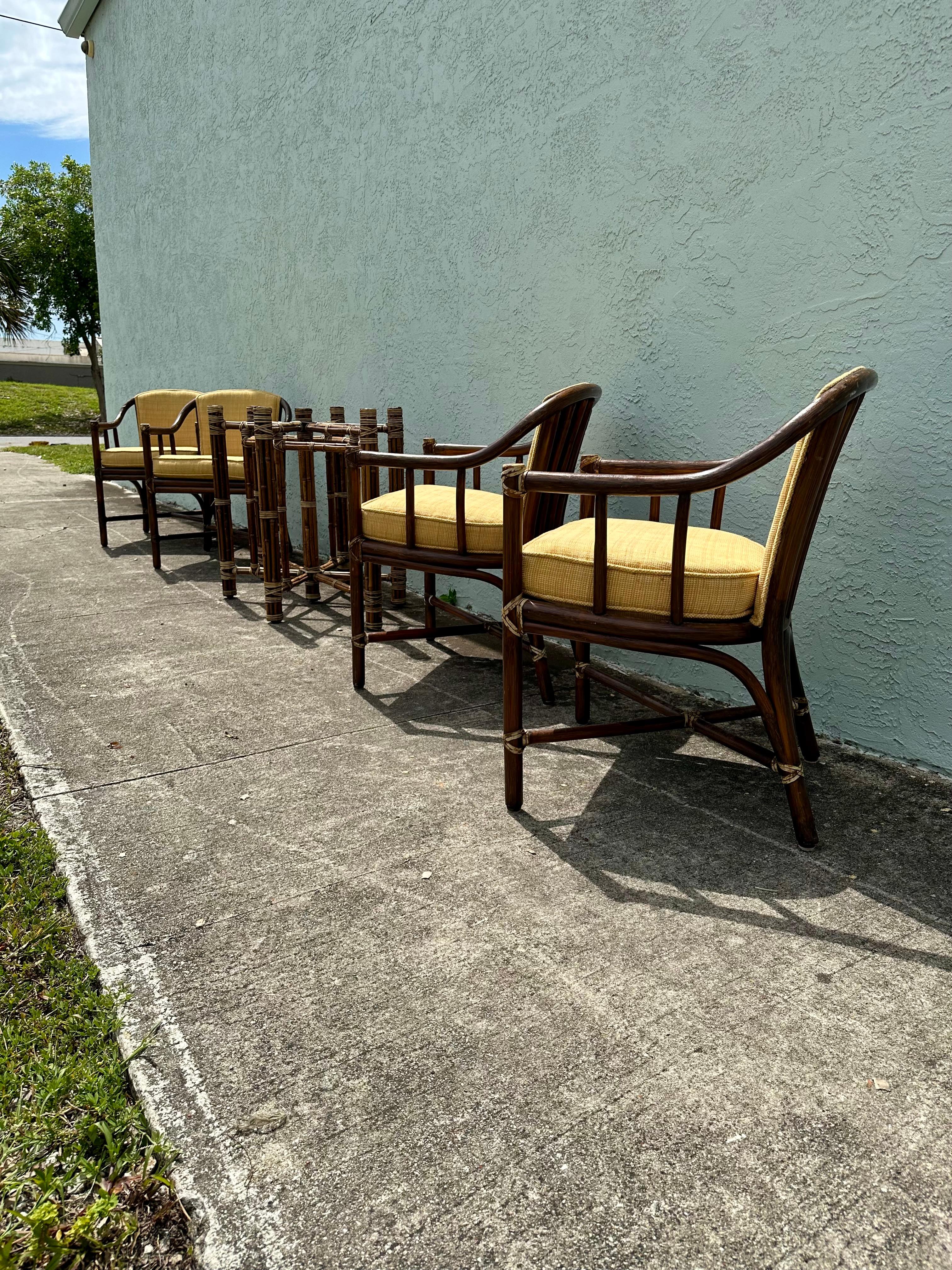 Sedie da pranzo e tavolo con schienale a canna in rattan McGuire degli anni '80, set da 5 In condizioni buone in vendita a Fort Lauderdale, FL