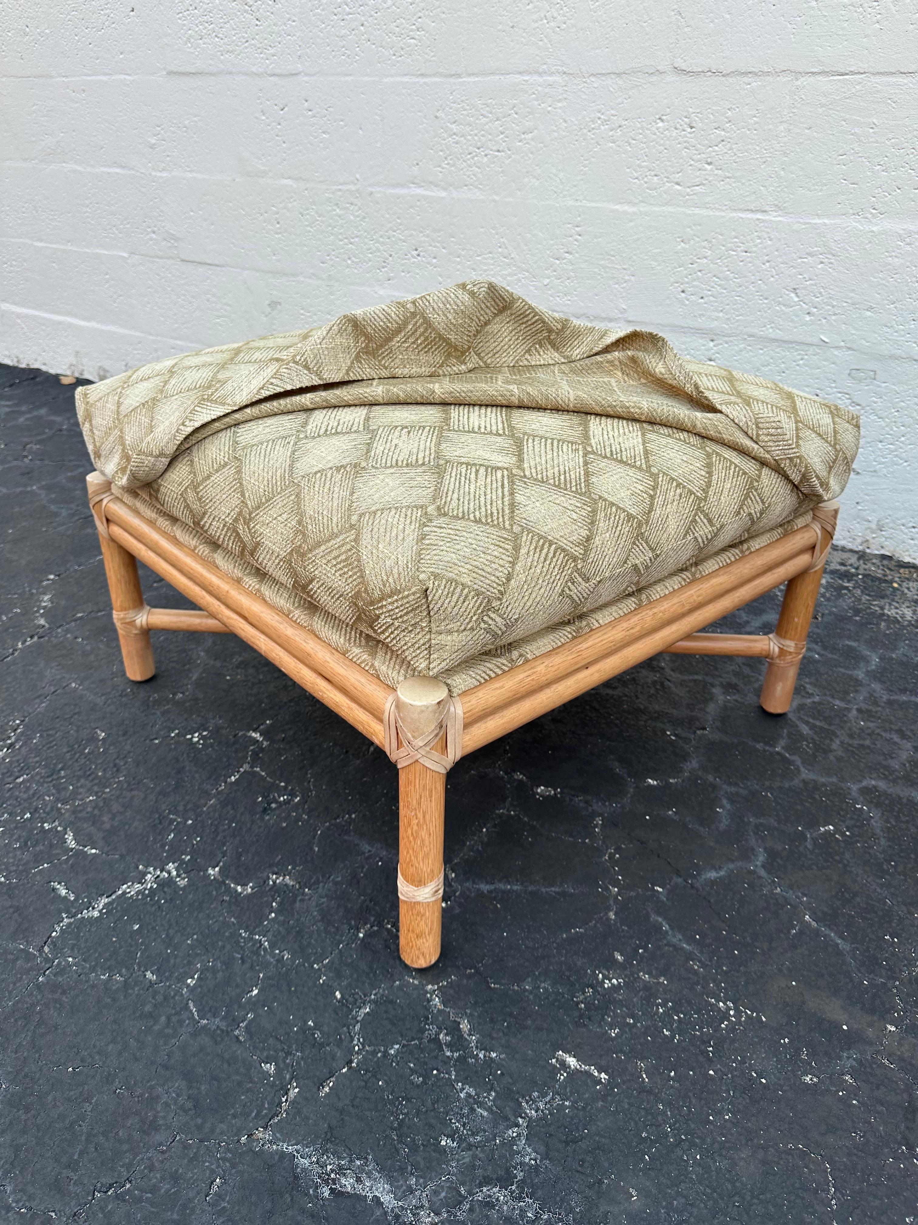 Sedia ottomana anni '80 McGuire in rattan Greene & Greene, Set di 2 in vendita 7