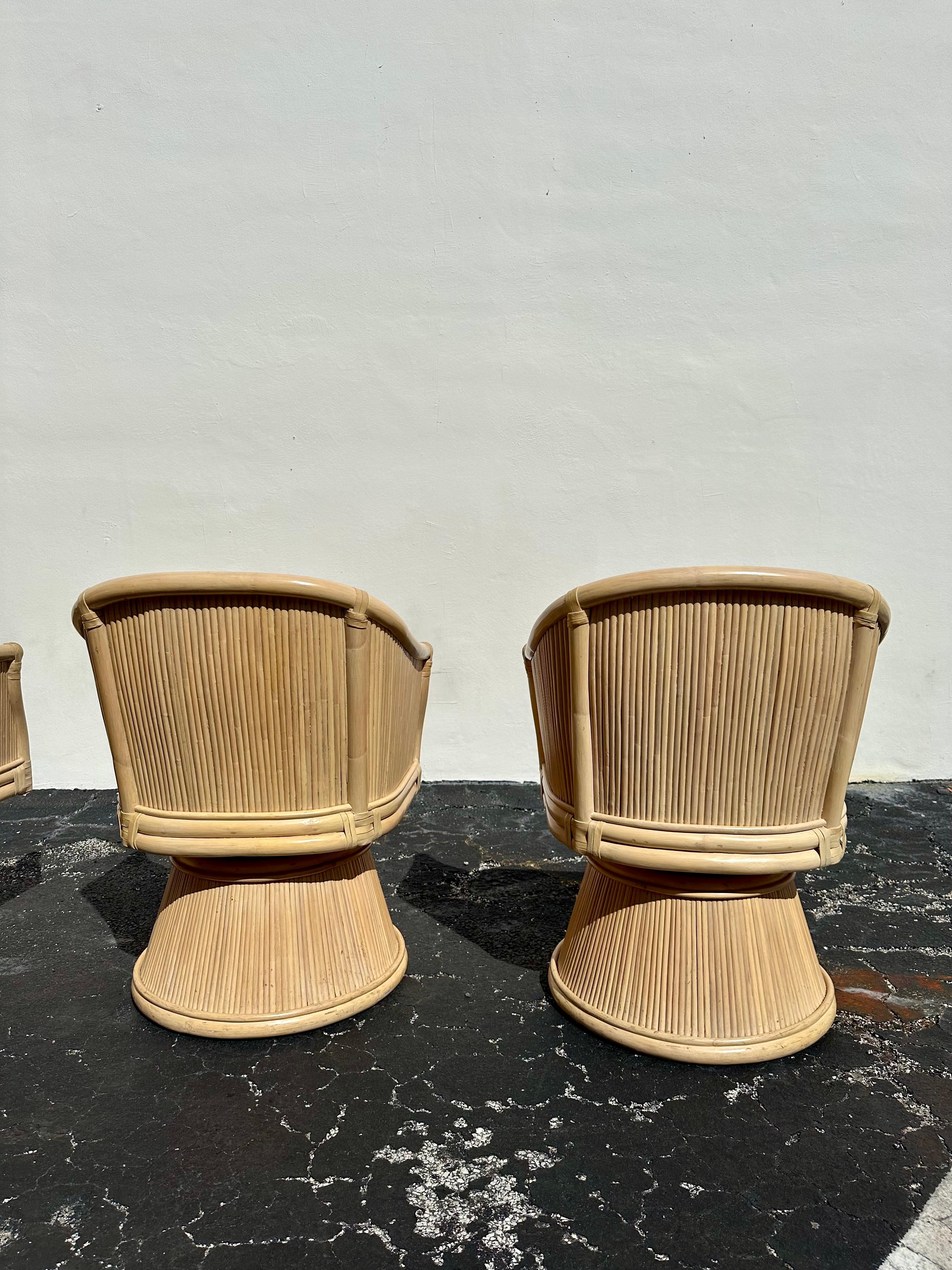 Sedie a dondolo McGuire anni '80 in rattan impilate e girevoli, set da 5 in vendita 5