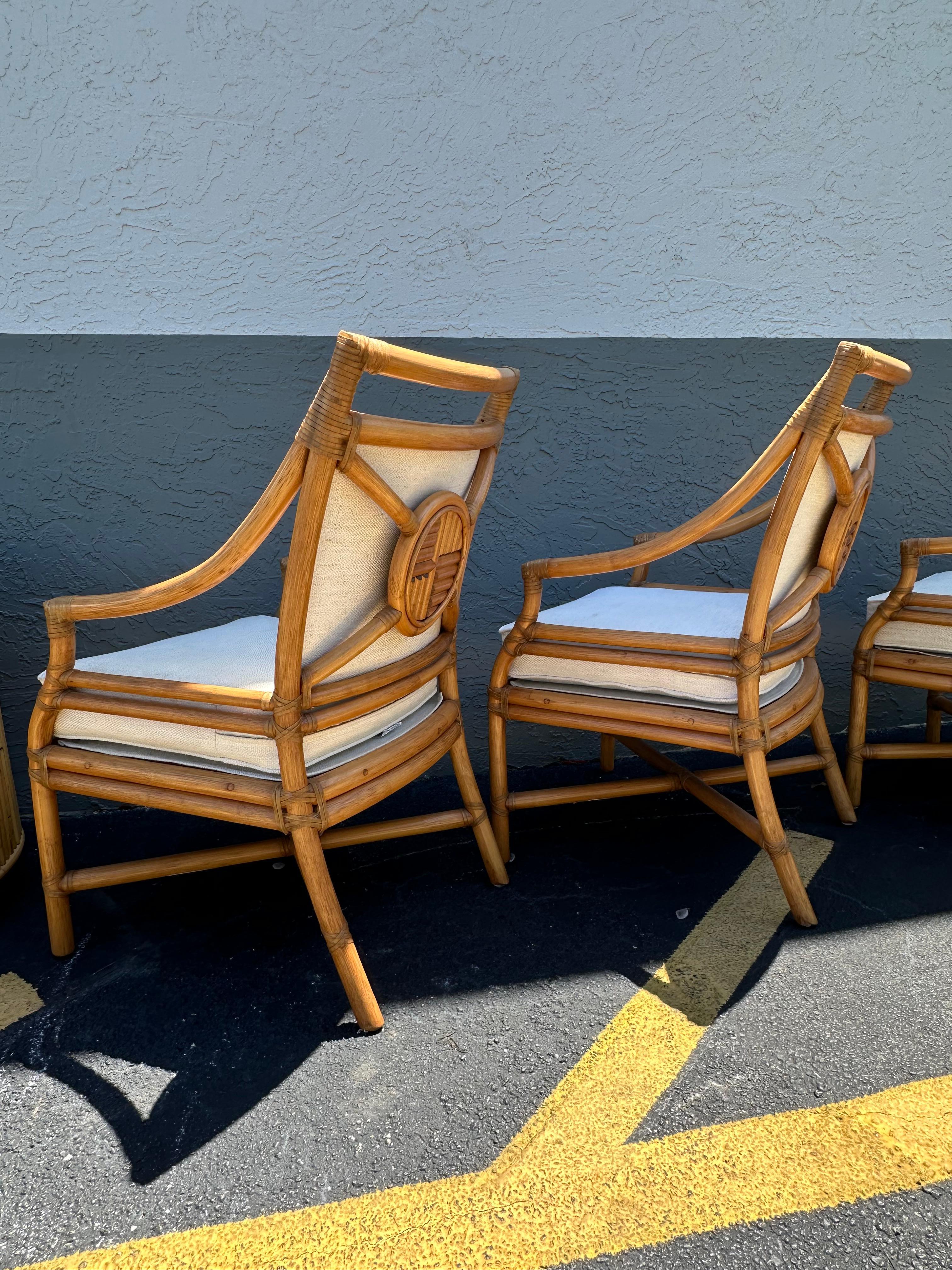 1980er Jahre McGuire Stil Target Back Stacked Rattan-Esszimmerstühle, 4er-Set im Angebot 6