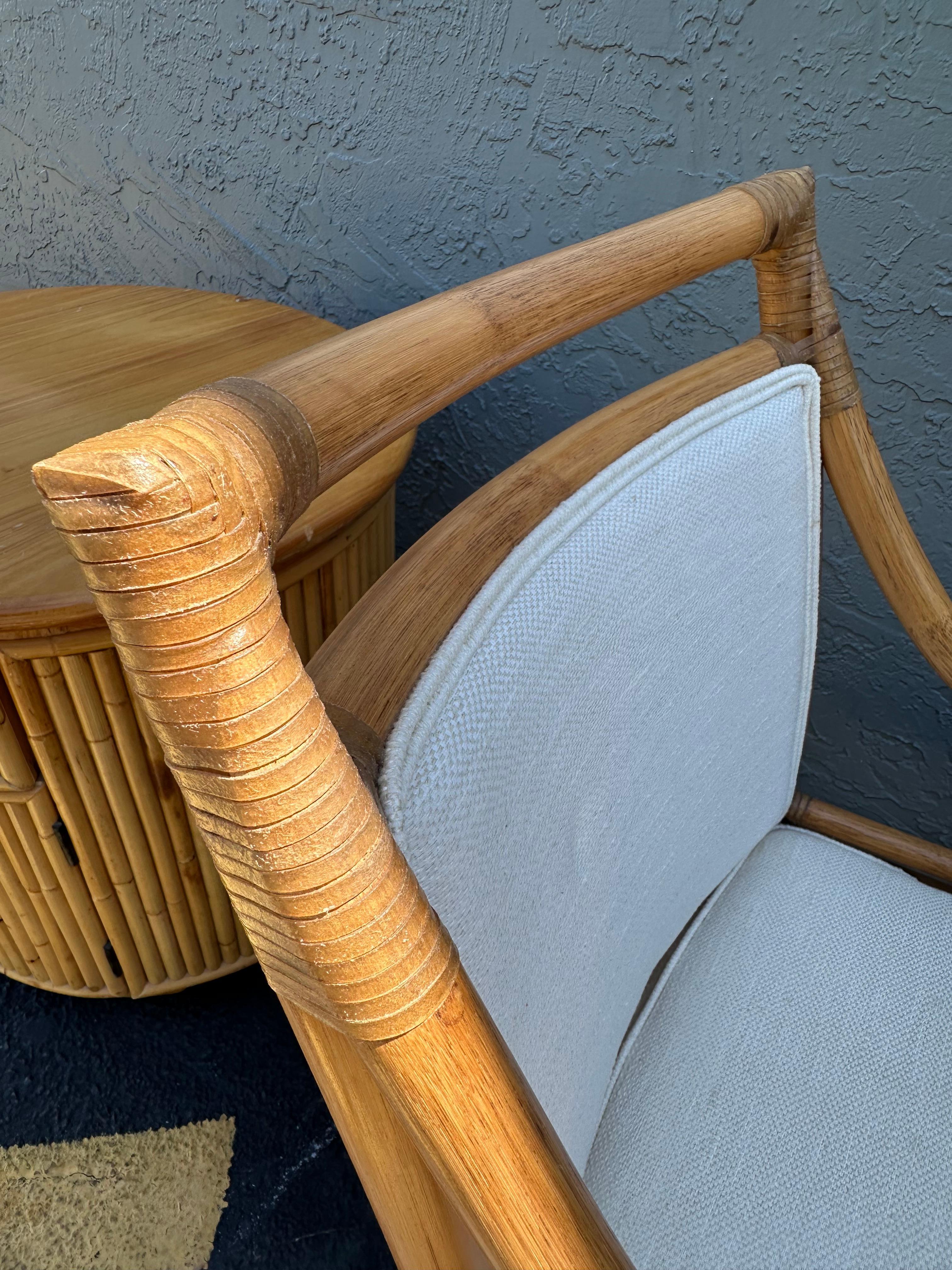 1980er Jahre McGuire Stil Target Back Stacked Rattan-Esszimmerstühle, 4er-Set im Angebot 10