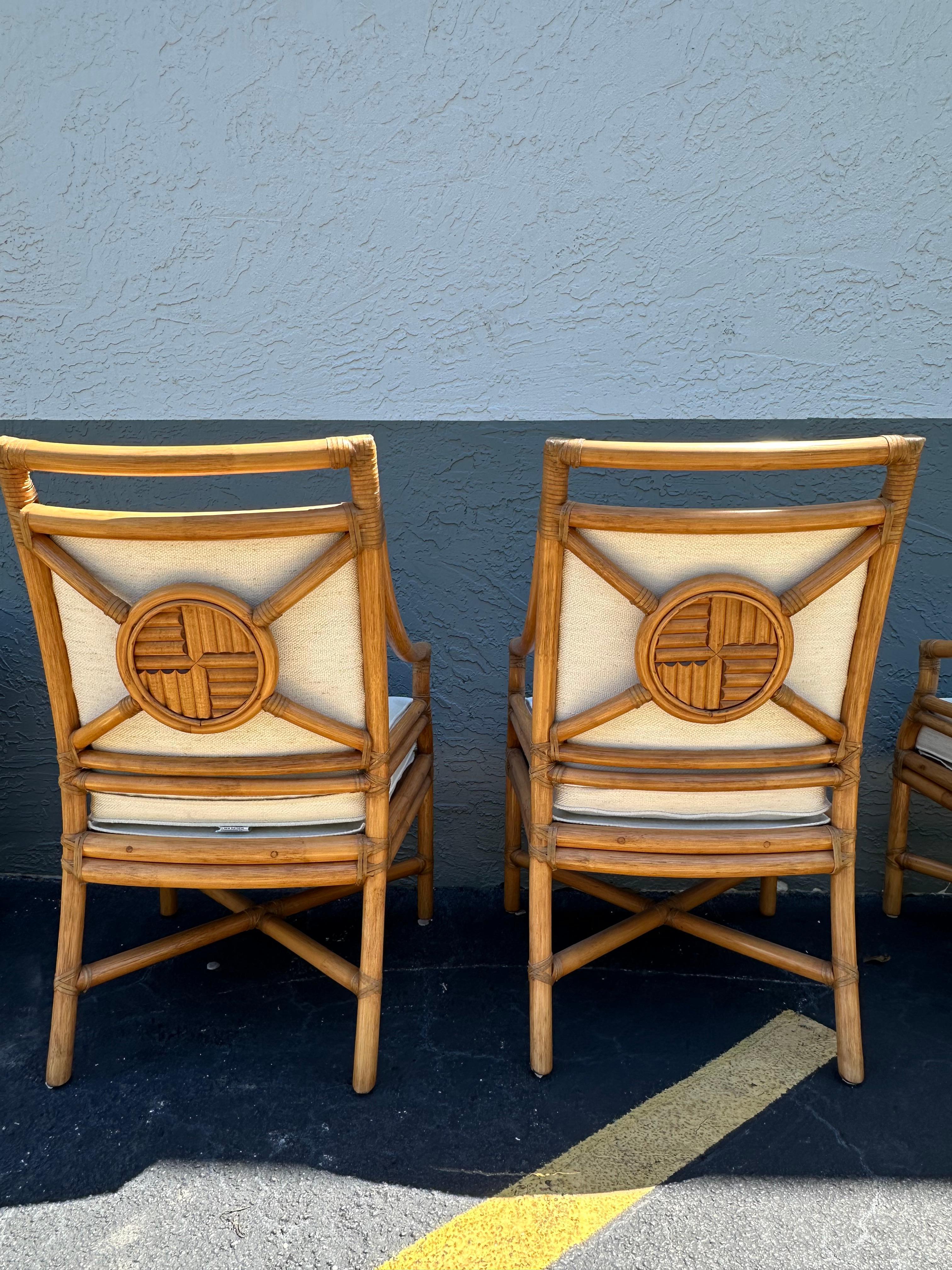 1980er Jahre McGuire Stil Target Back Stacked Rattan-Esszimmerstühle, 4er-Set im Angebot 3