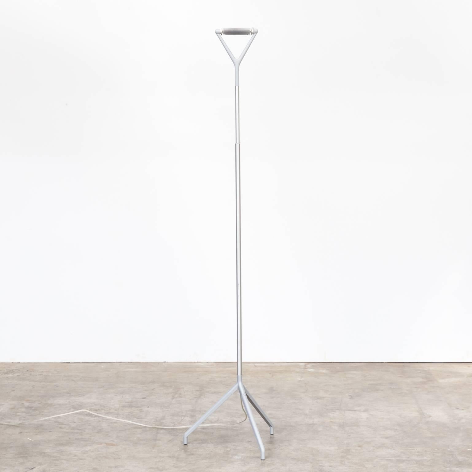 1980s Meda & Rizzatto ‘lola’ floor lamp adjustable height for Luceplan. Good condition, consistent with age and use.