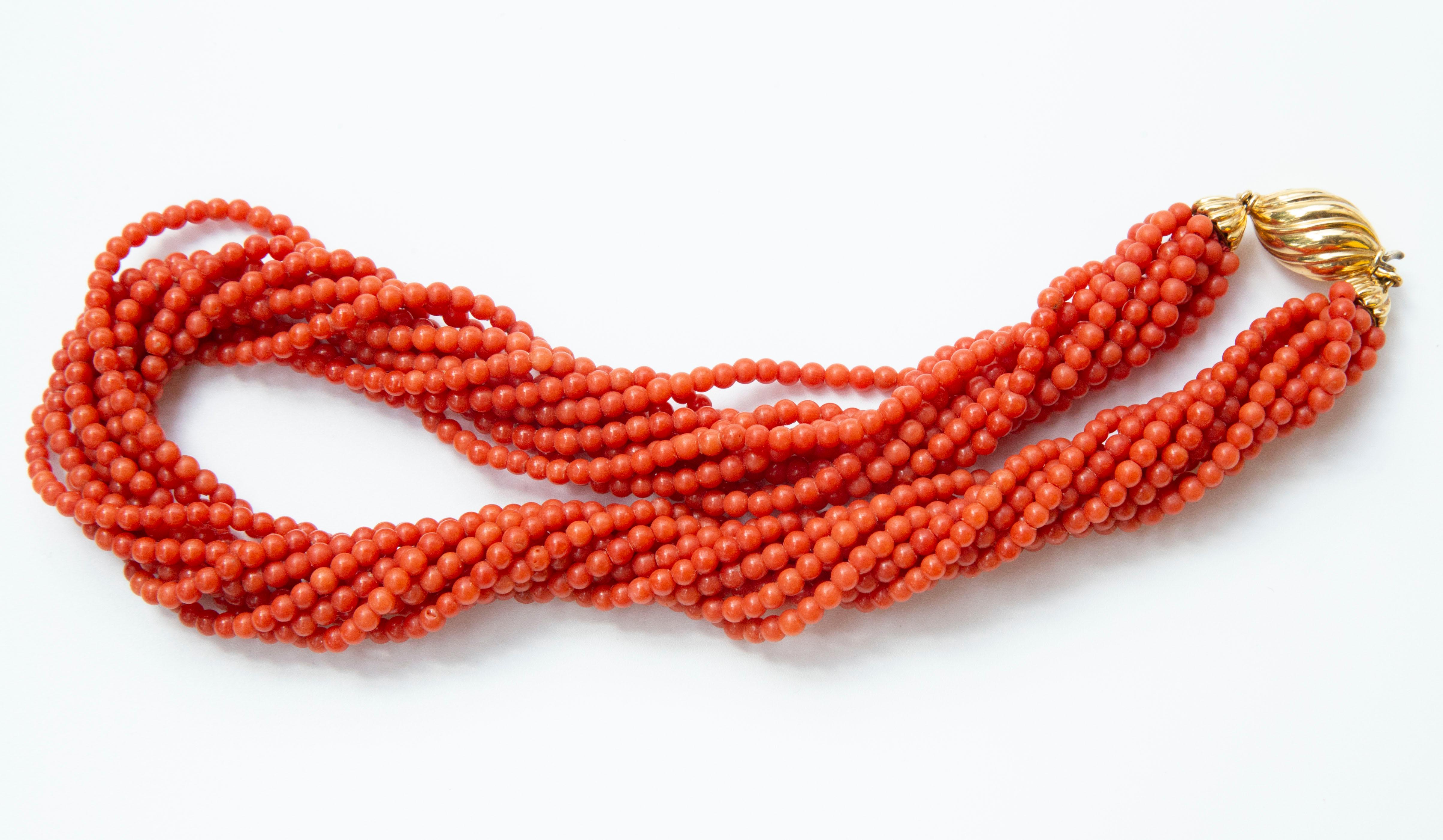 1980s Mediterranean Genuine Red Coral Multi Stranded Twisted Necklace In Good Condition In Arnhem, NL
