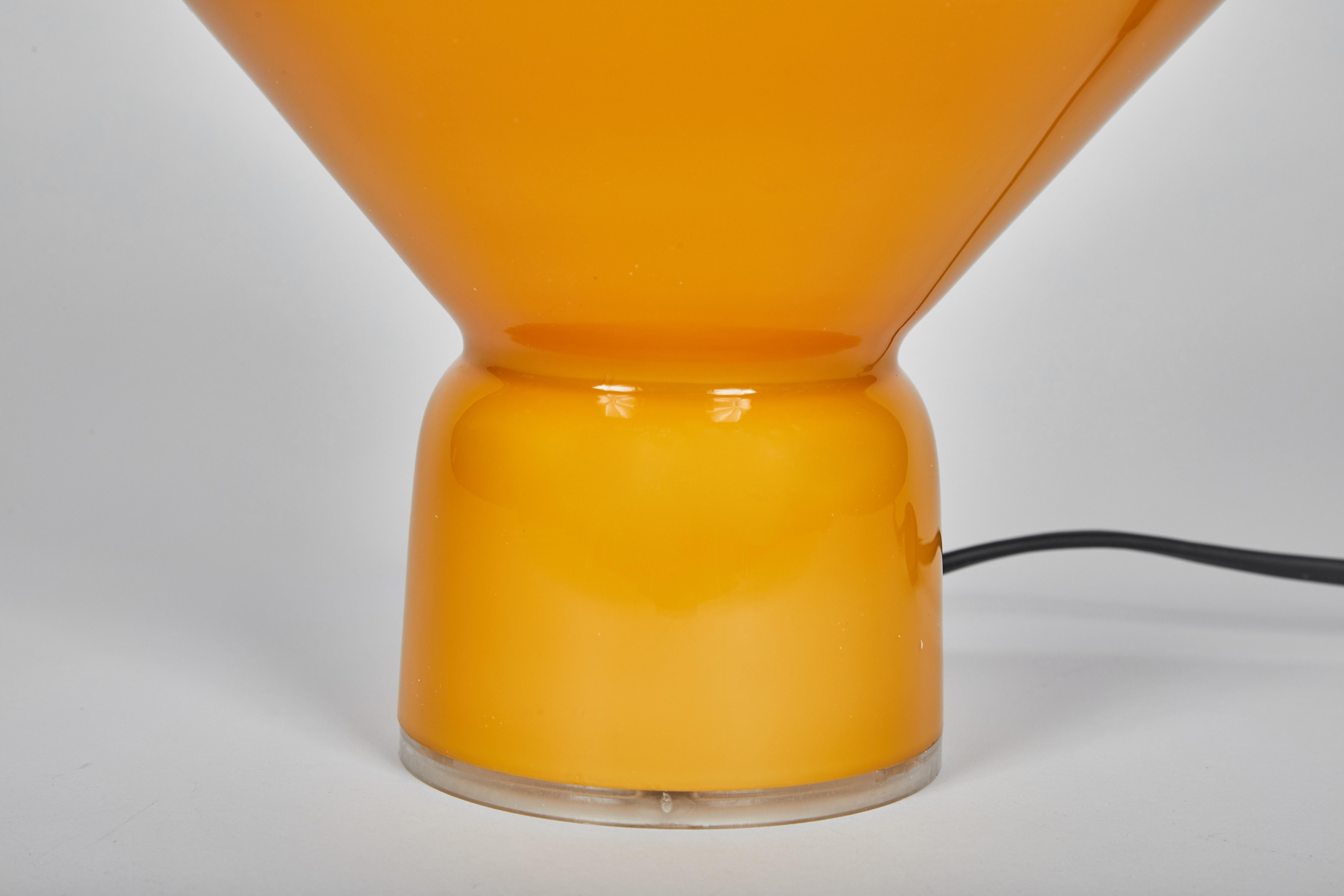Opaline Glass 1980s Memphis Style 'Conica' Table Lamp for Artemide For Sale