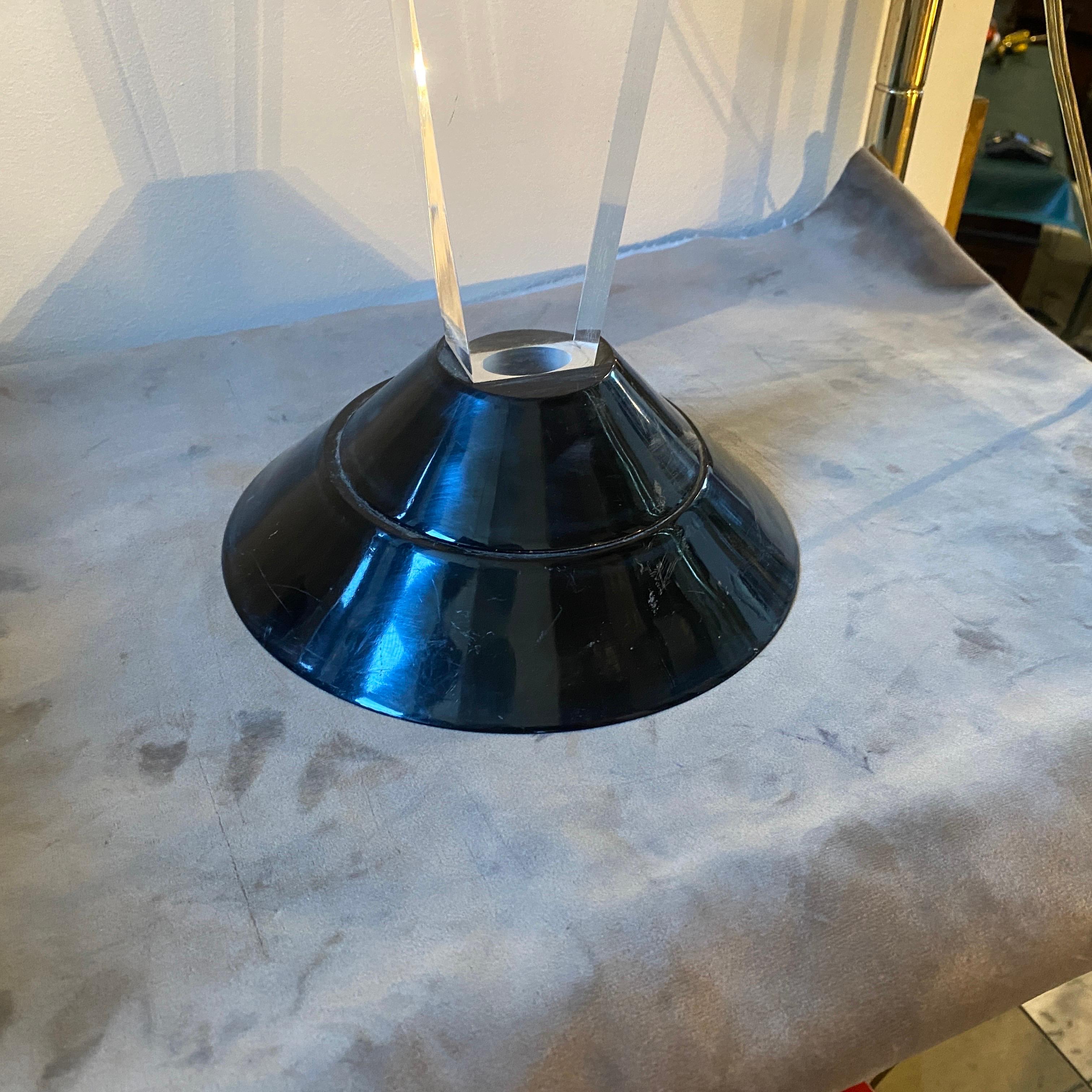 Lampe de table italienne de style Memphis Milano des années 1980, en lucite noire et transparente Bon état - En vente à Aci Castello, IT