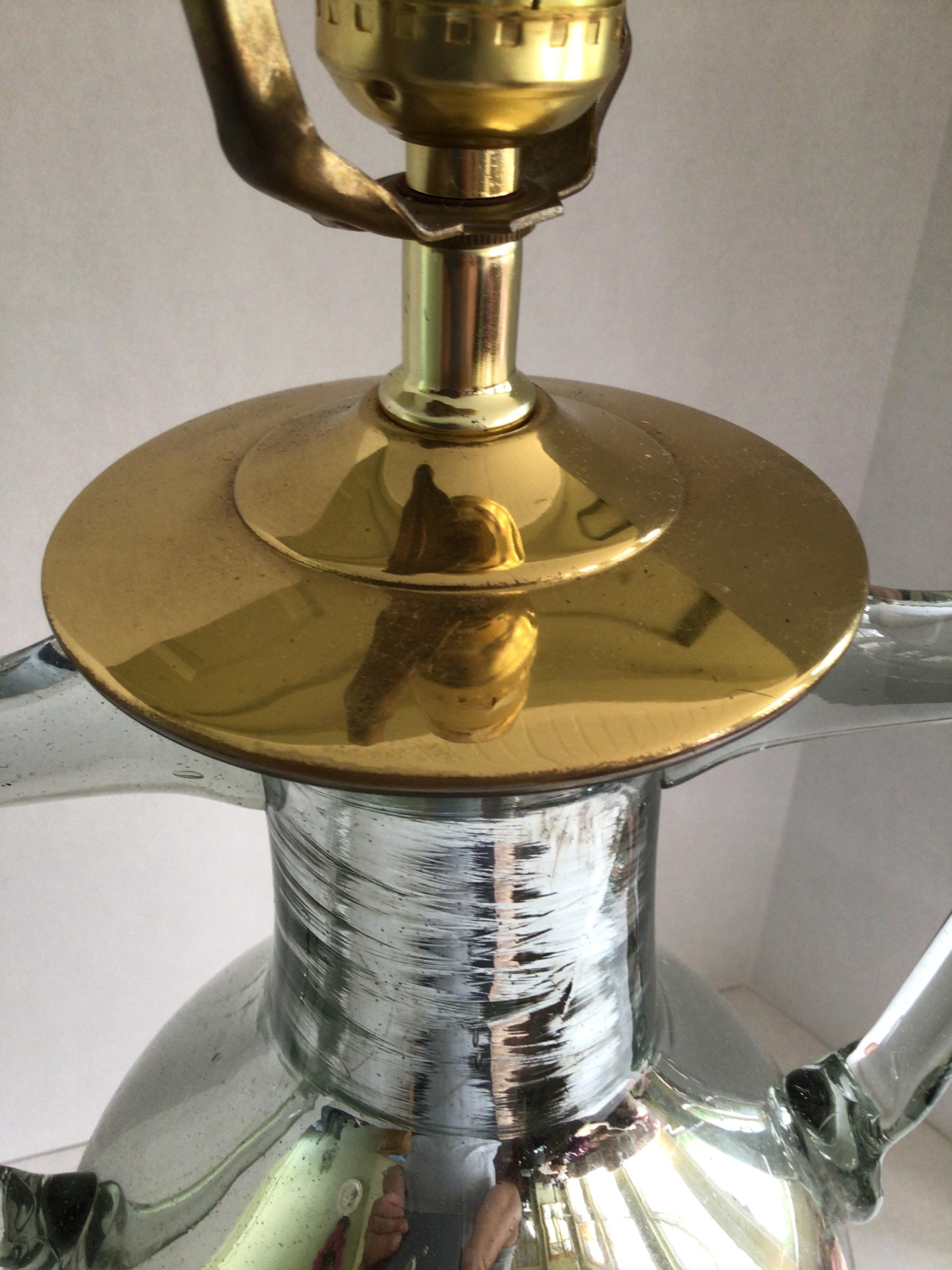 Lampe en verre mercuré des années 1980 sur base en laiton en vente 2