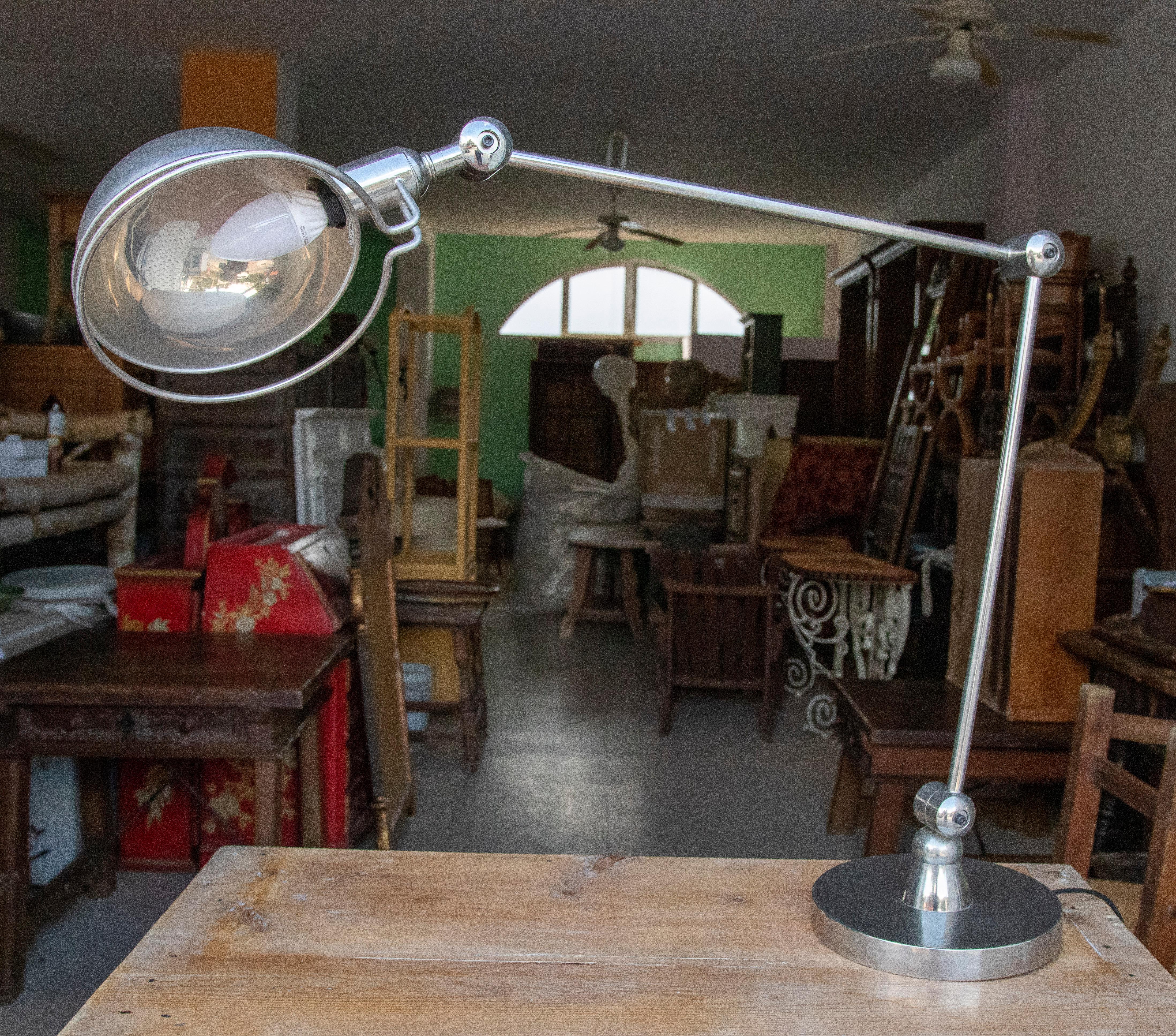 Espagnol Lampe de table en métal des années 1980 en vente