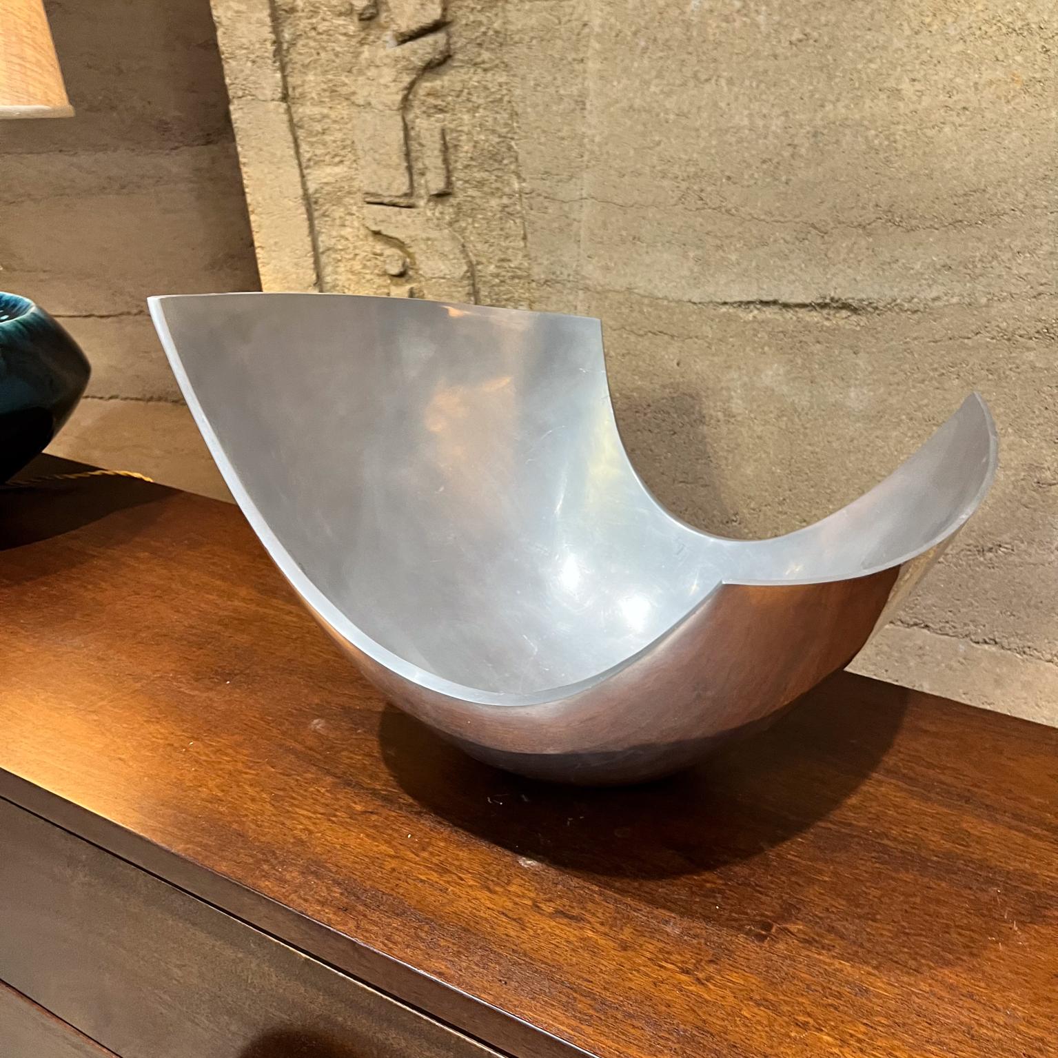 Cuenco escultórico de diseño Michael Lax de los años 80 para Metaal Aluminio en venta