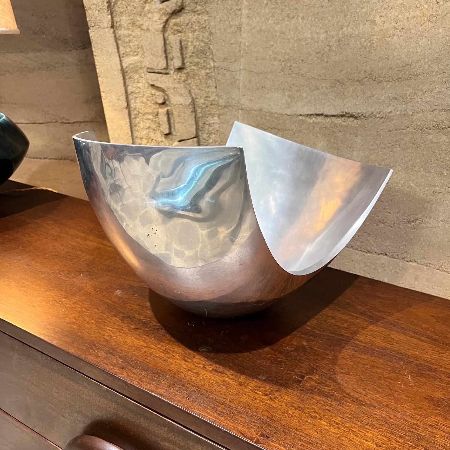 1980s Michael Lax Design Sculptural Serving Bowl for Metaal For Sale 2
