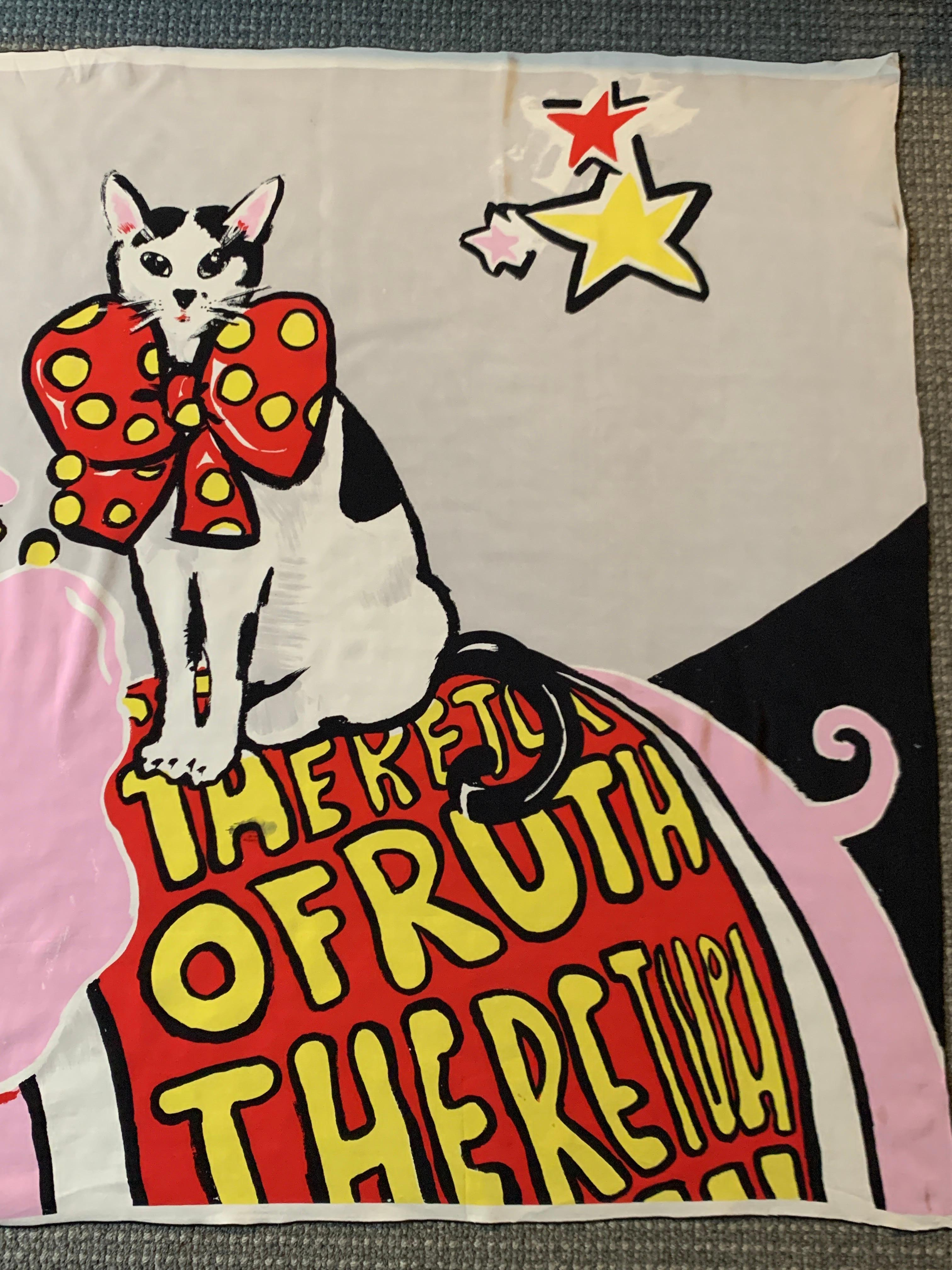 1980s Michaele Vollbracht Huge Ruth The Cat Scarf or Sarong Beach Cover Up In Fair Condition In San Francisco, CA
