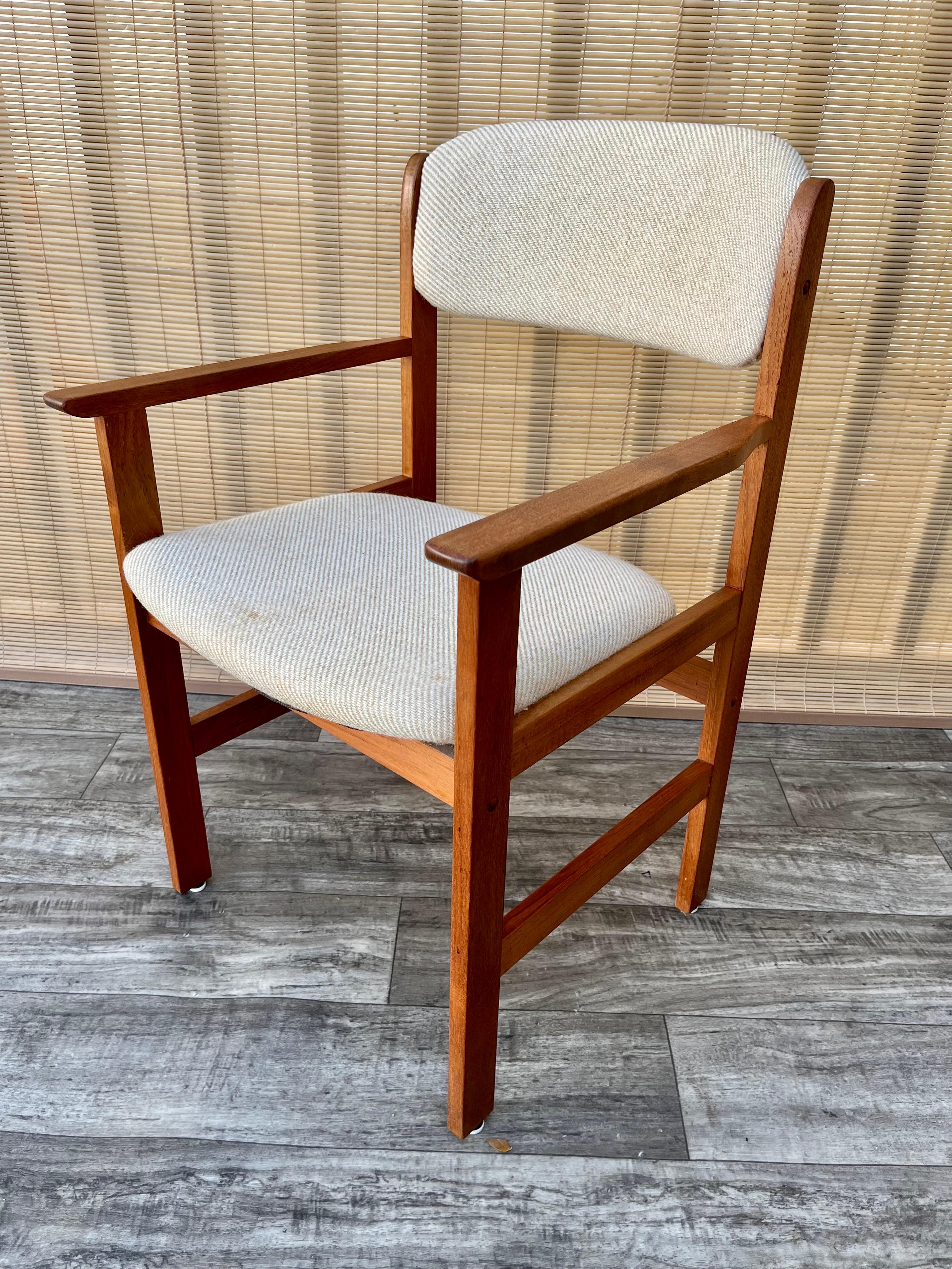 1980s Mid-Century Danish Modern Style Captain Chairs by Benny Linden Design. For Sale 3