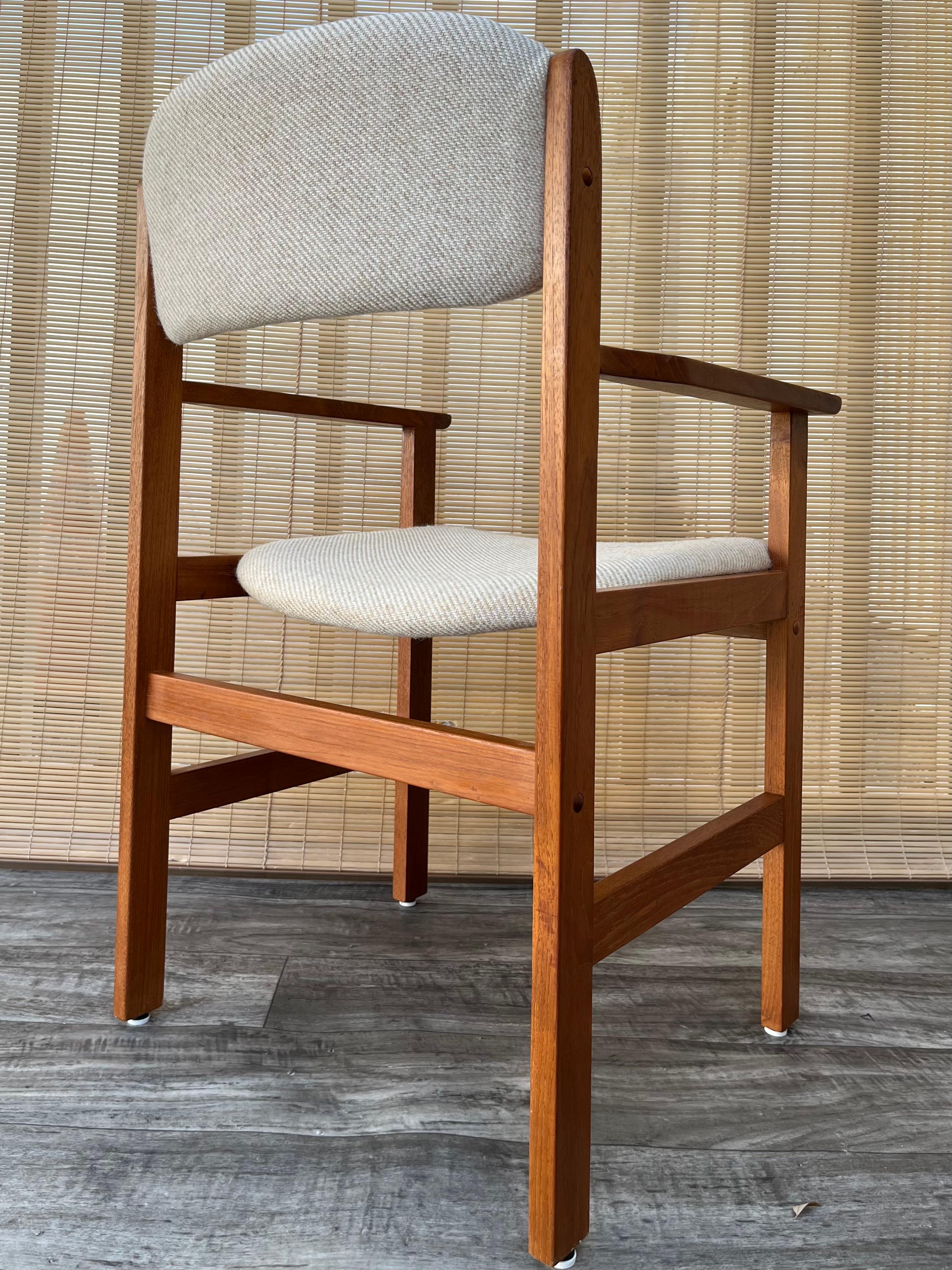 1980s Mid-Century Danish Modern Style Captain Chairs by Benny Linden Design. For Sale 5