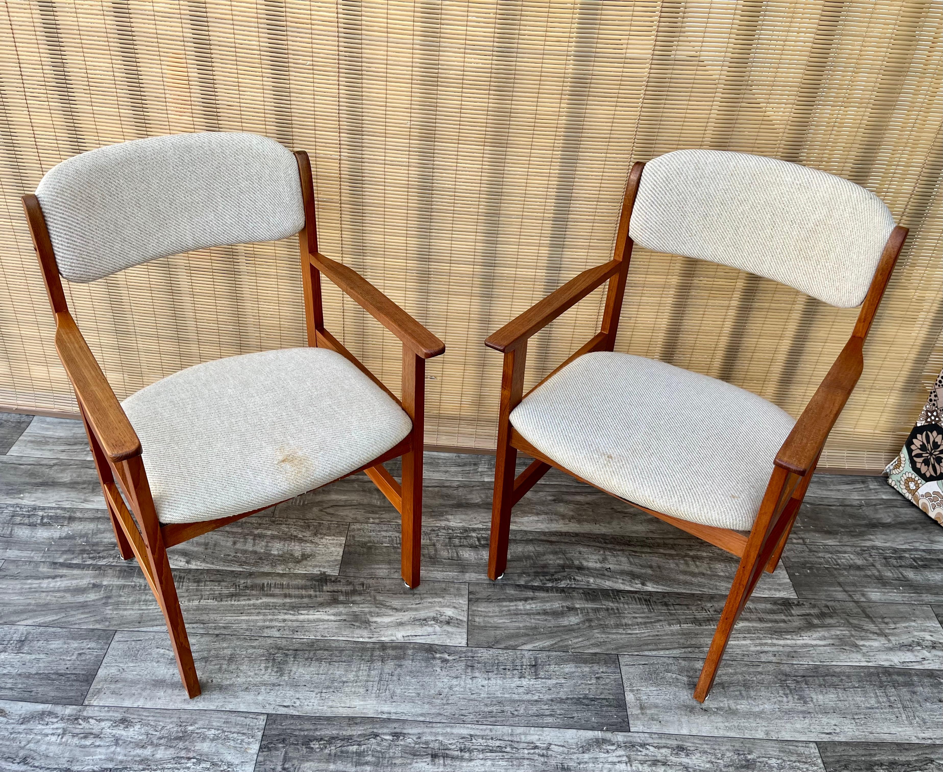 Scandinavian Modern 1980s Mid-Century Danish Modern Style Captain Chairs by Benny Linden Design. For Sale