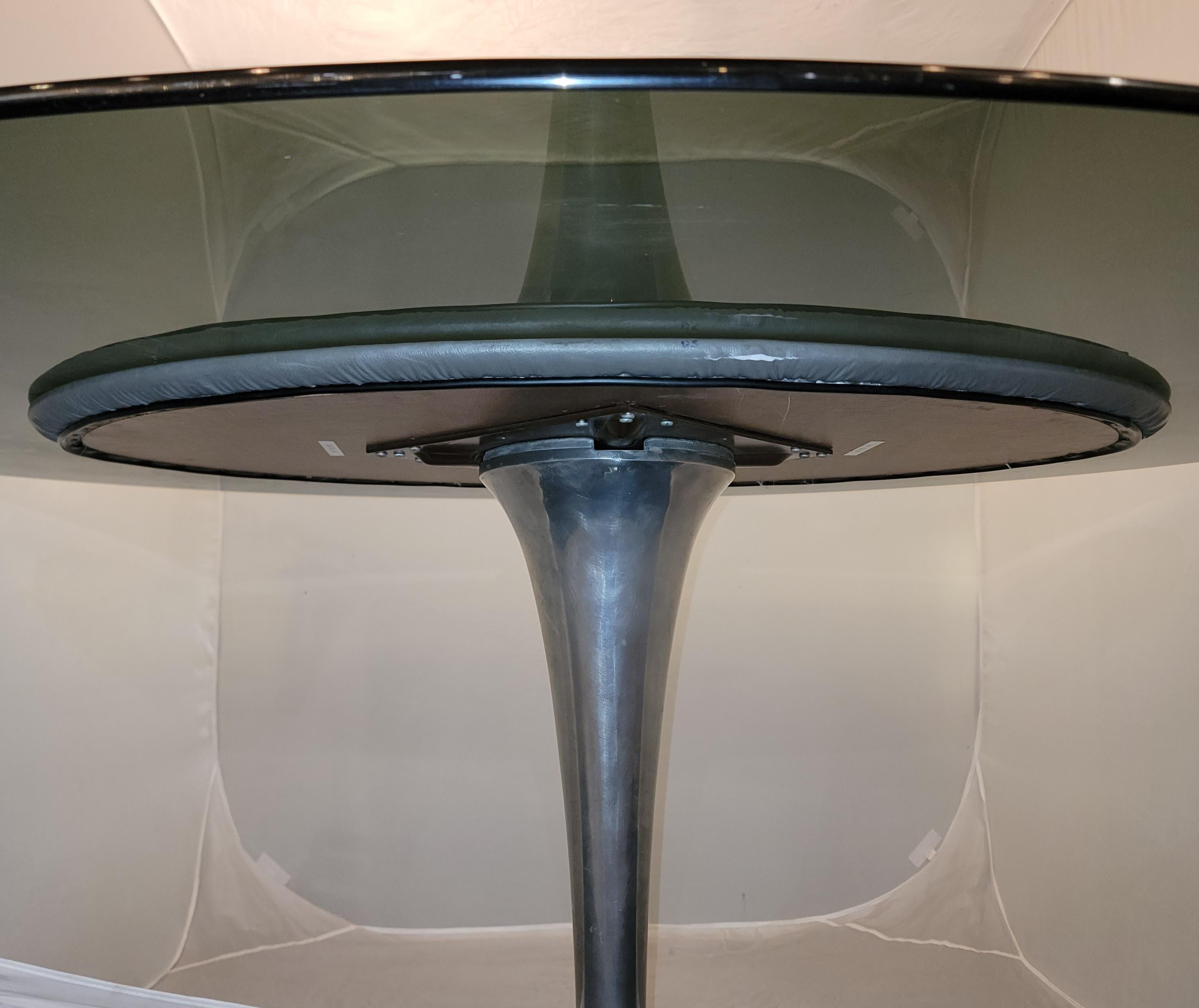 1980s Midcentury Glass and Metal Conference Table In Good Condition For Sale In Pasadena, CA