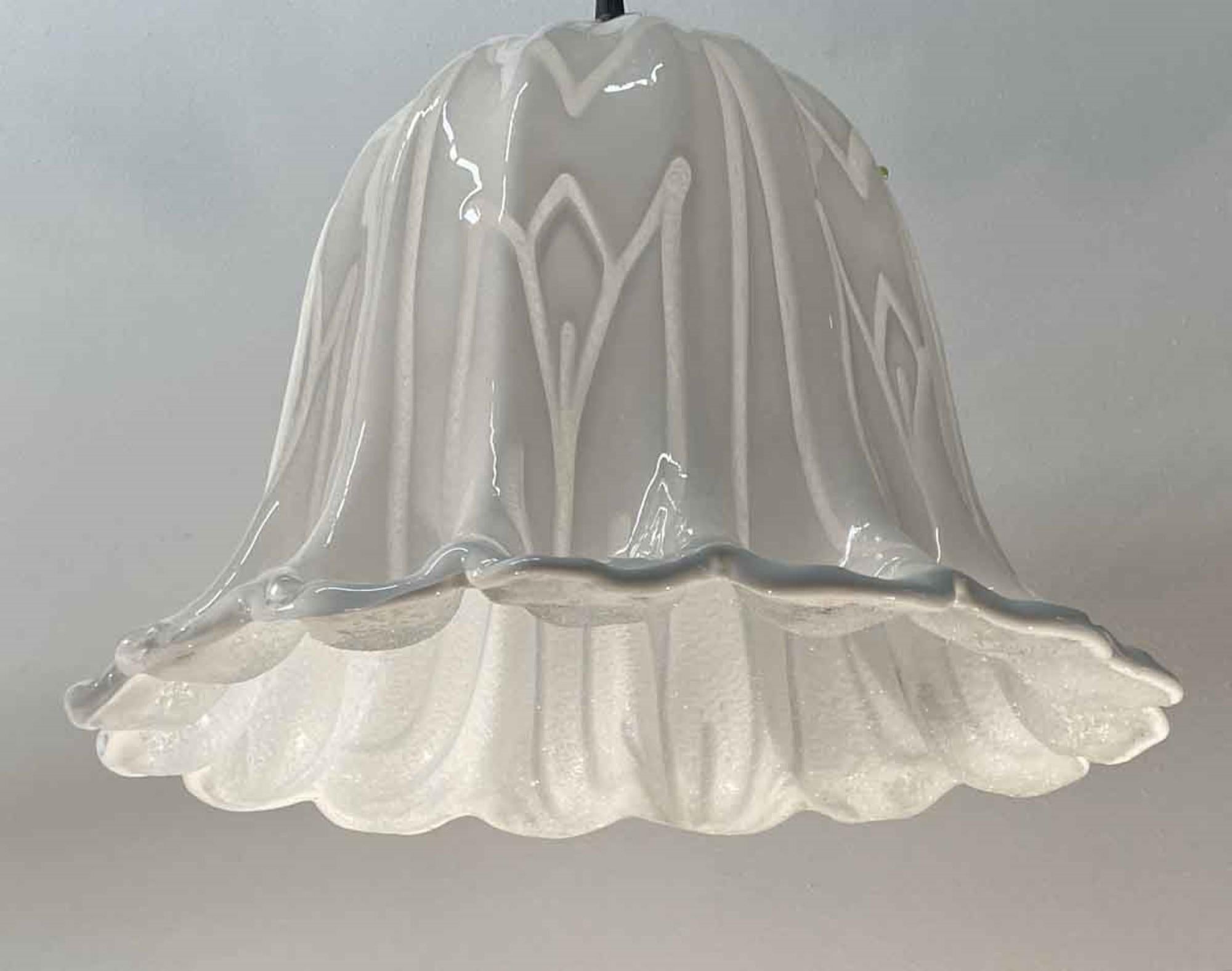 Late 20th Century 1980s Mid-Century Modern Murano Tulip Style White Glass Pendant Light