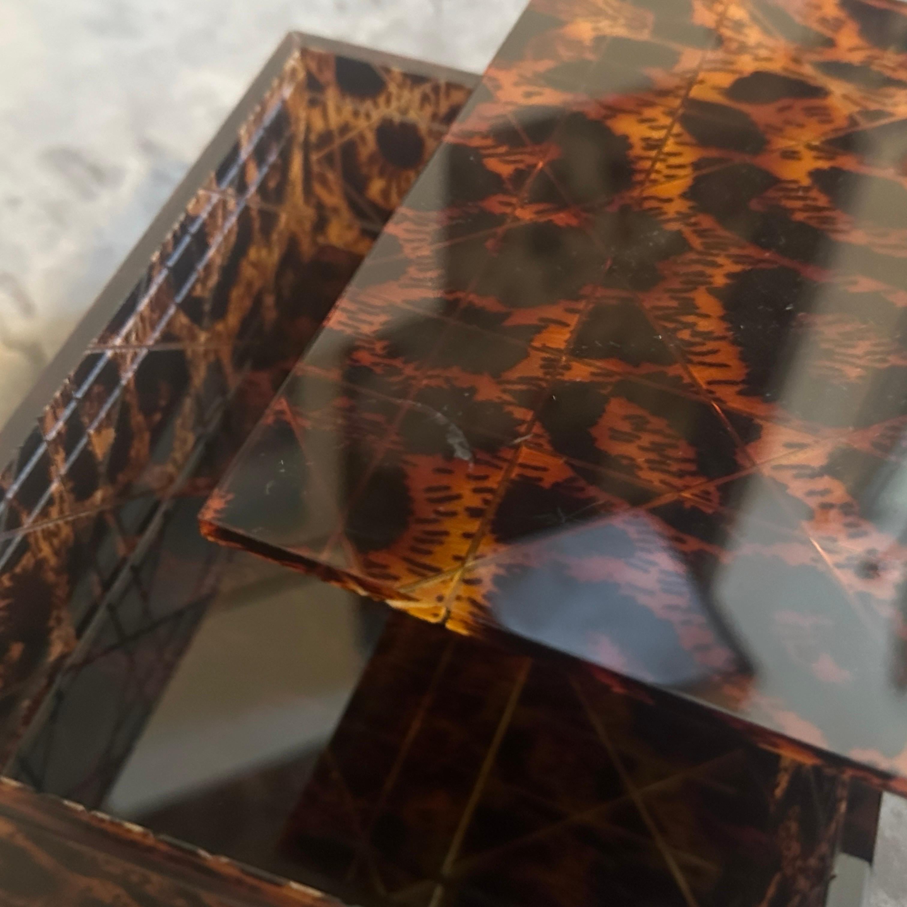 1980 Mid-Century Modern Faux Leopard Lucite Luxury Box Signed Dior Home en vente 3
