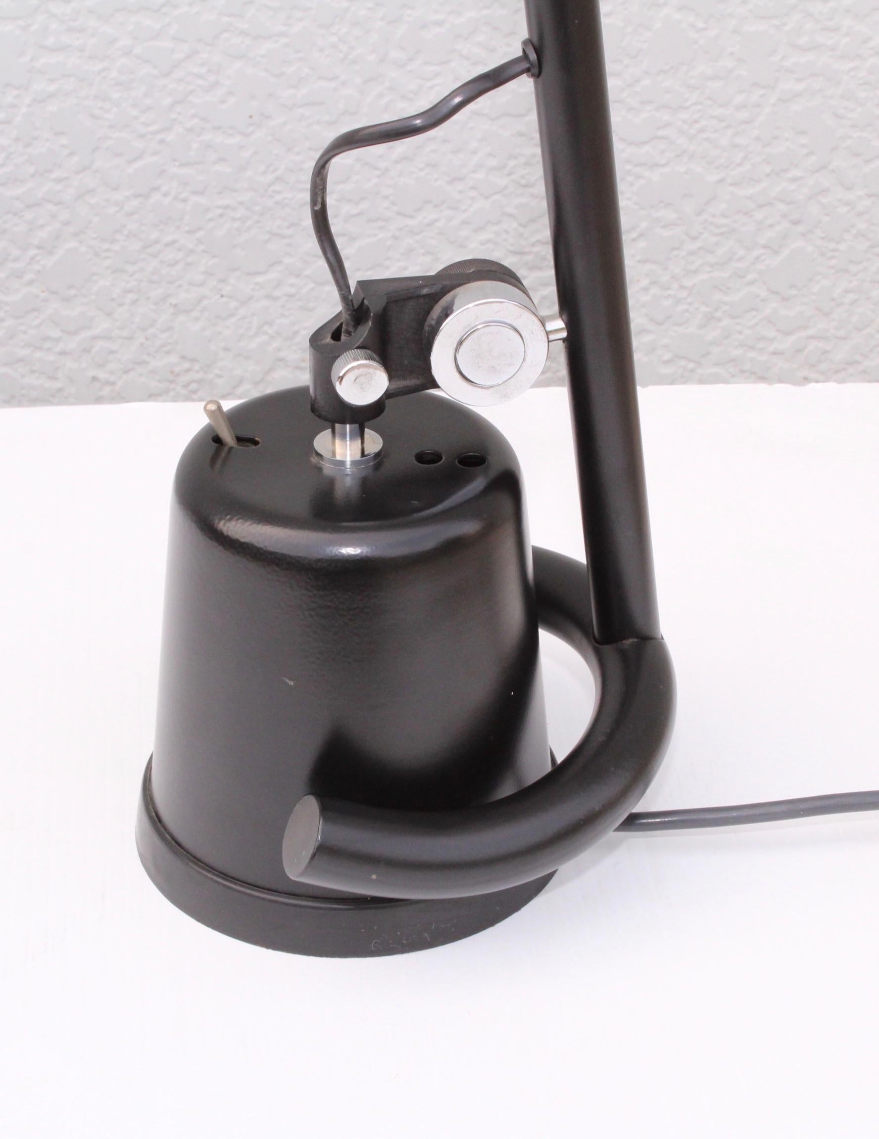 1980s Mid-Century Modern Italian Desk Lamp For Sale 2