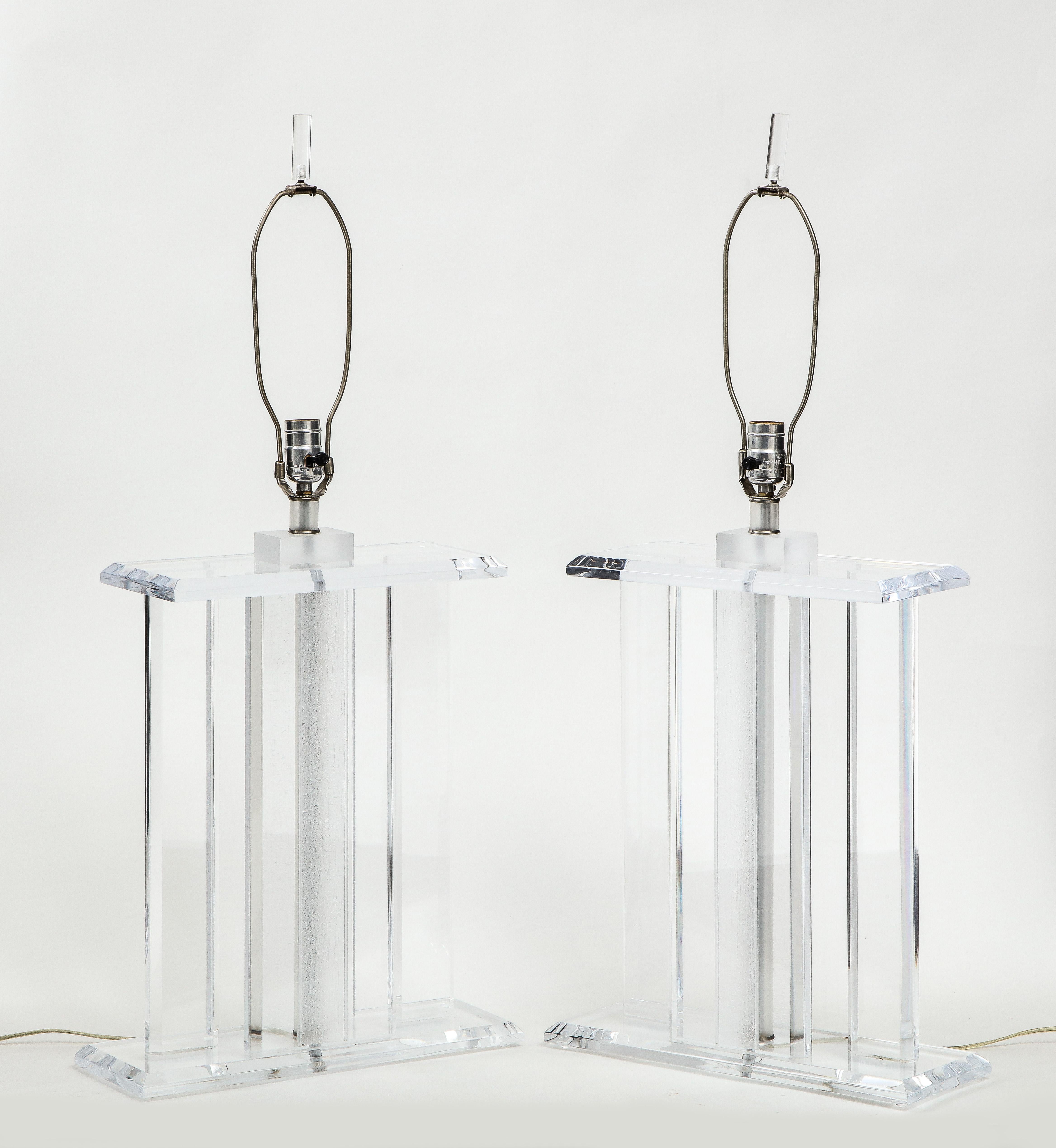 American 1980's Mid-Century Modern Large Lucite Table Lamps For Sale