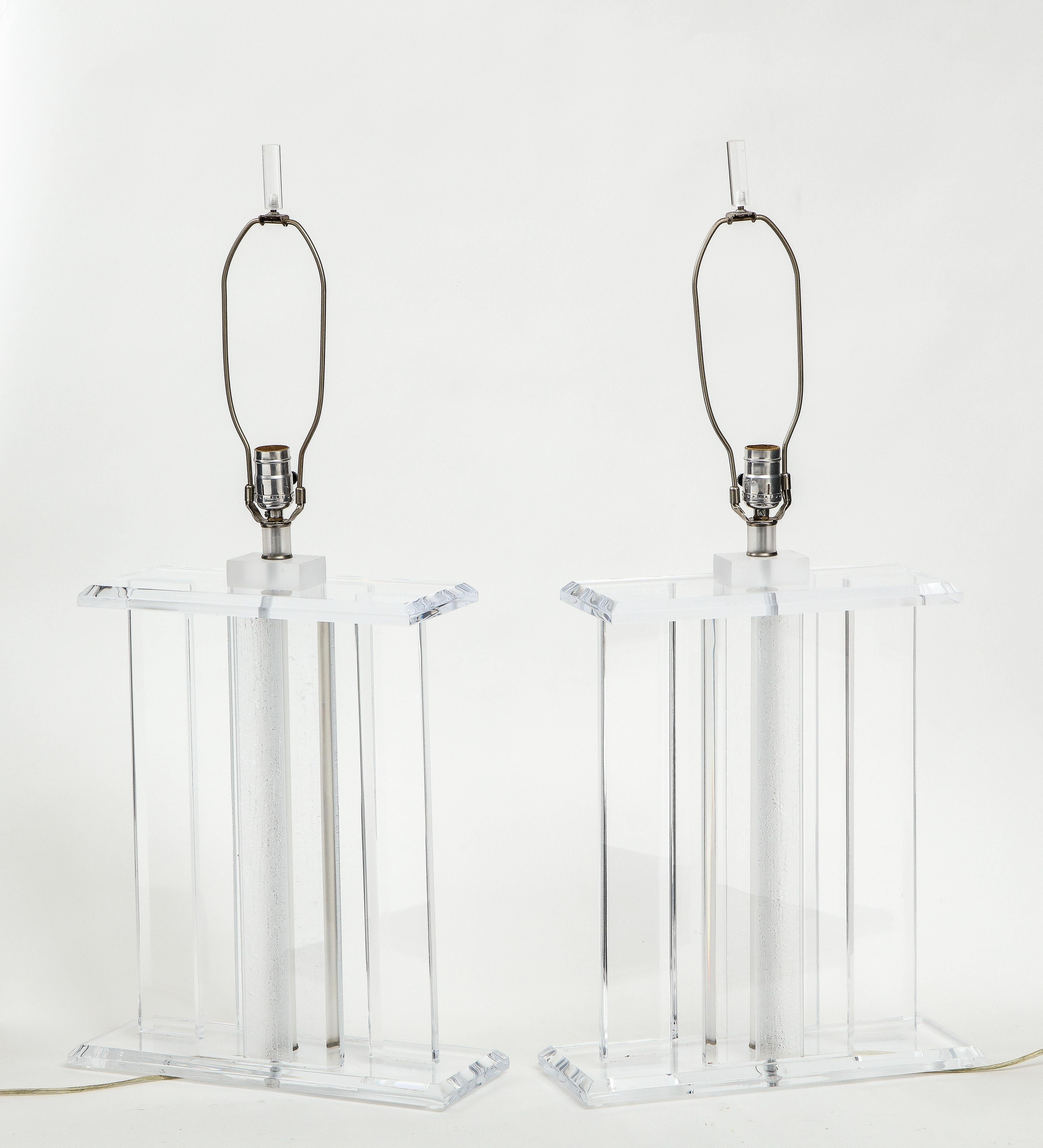 1980's Mid-Century Modern Large Lucite Table Lamps For Sale 2