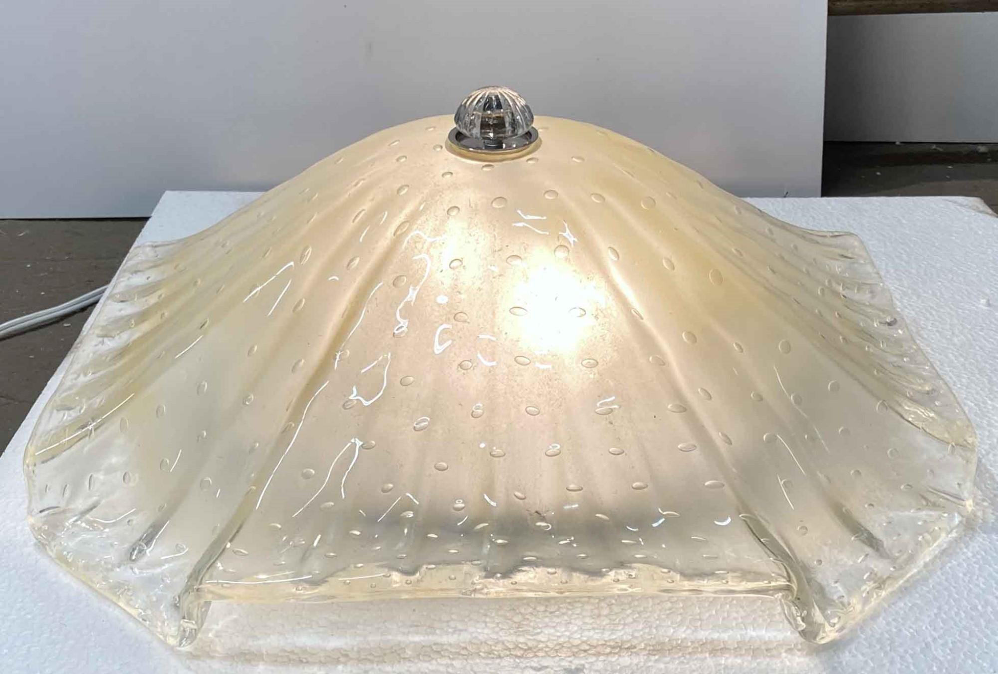 1980s Mid-Century Modern Lucia Murano Glass Ruffled Edge Flushmount Fixture In Good Condition In New York, NY