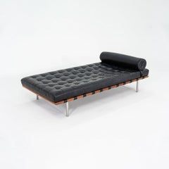 Dormitorio de día Barcelona de Mies van der Rohe para Knoll de los años 80 en piel negra, Modelo 258L