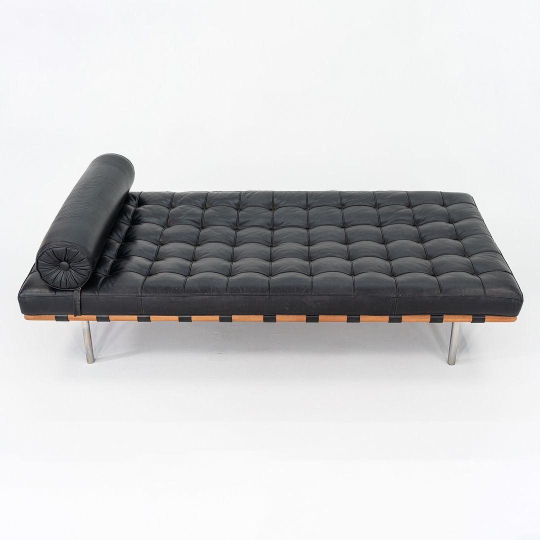 Dormitorio de día Barcelona de Mies van der Rohe para Knoll de los años 80 en piel negra, Modelo 258L Moderno en venta