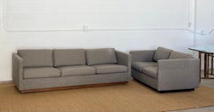 1980er Milo Baughman für Thayer Coggin Graues dreisitziges Smoking-Sofa