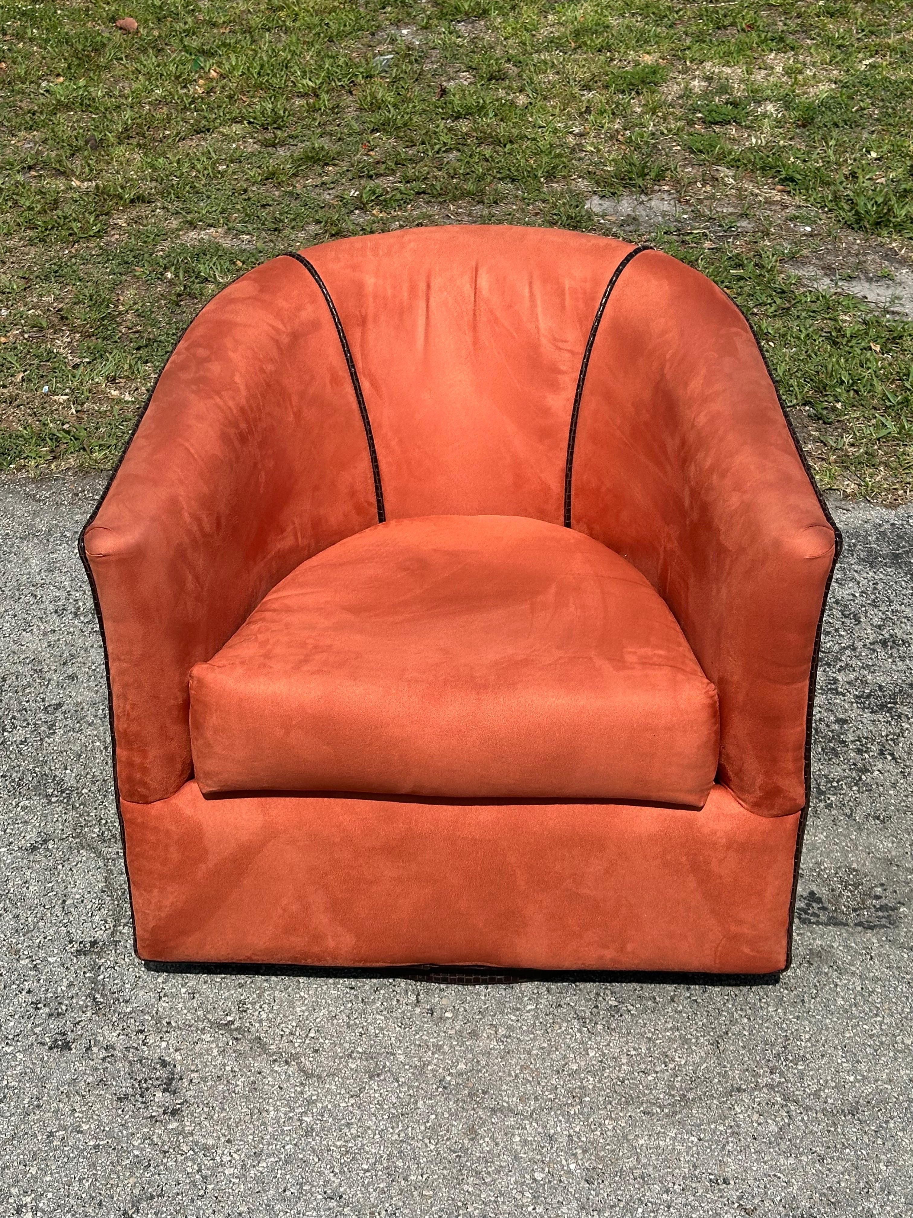 1980er Milo Baughman Orange Brown Kunstleder geflochtene Fassstühle, Satz von 2 im Angebot 7