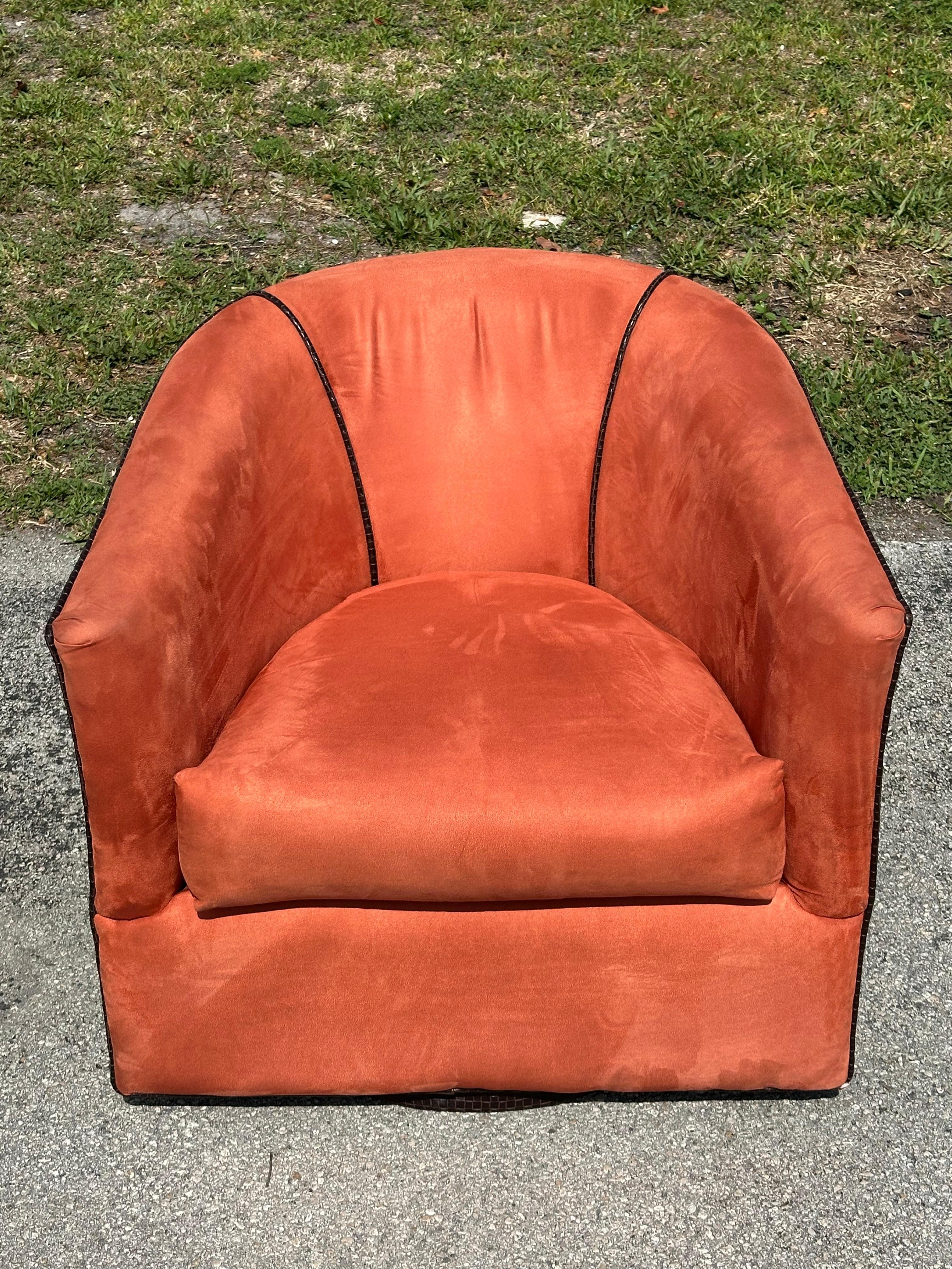 1980er Milo Baughman Orange Brown Kunstleder geflochtene Fassstühle, Satz von 2 im Angebot 8