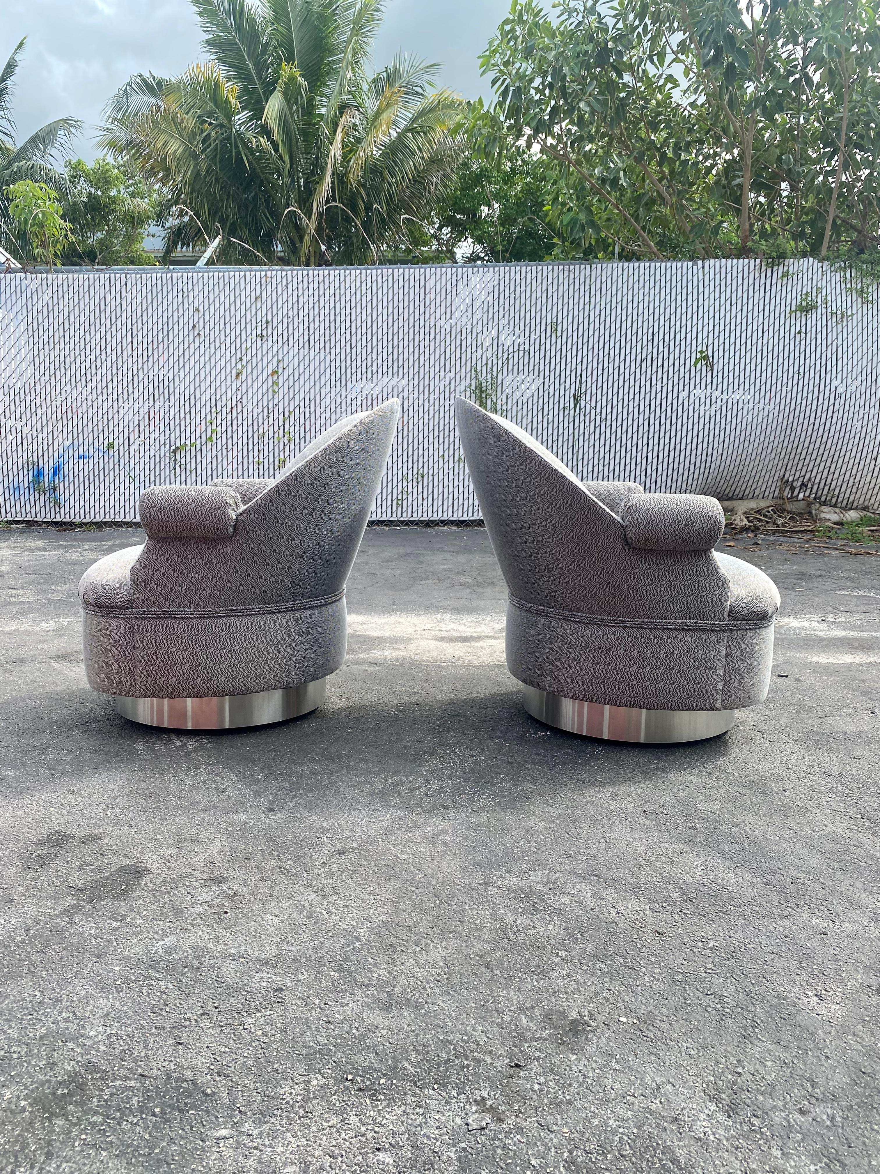 1980s Milo Baughman Rolling Swivel Chairs, Set of 2 For Sale 3