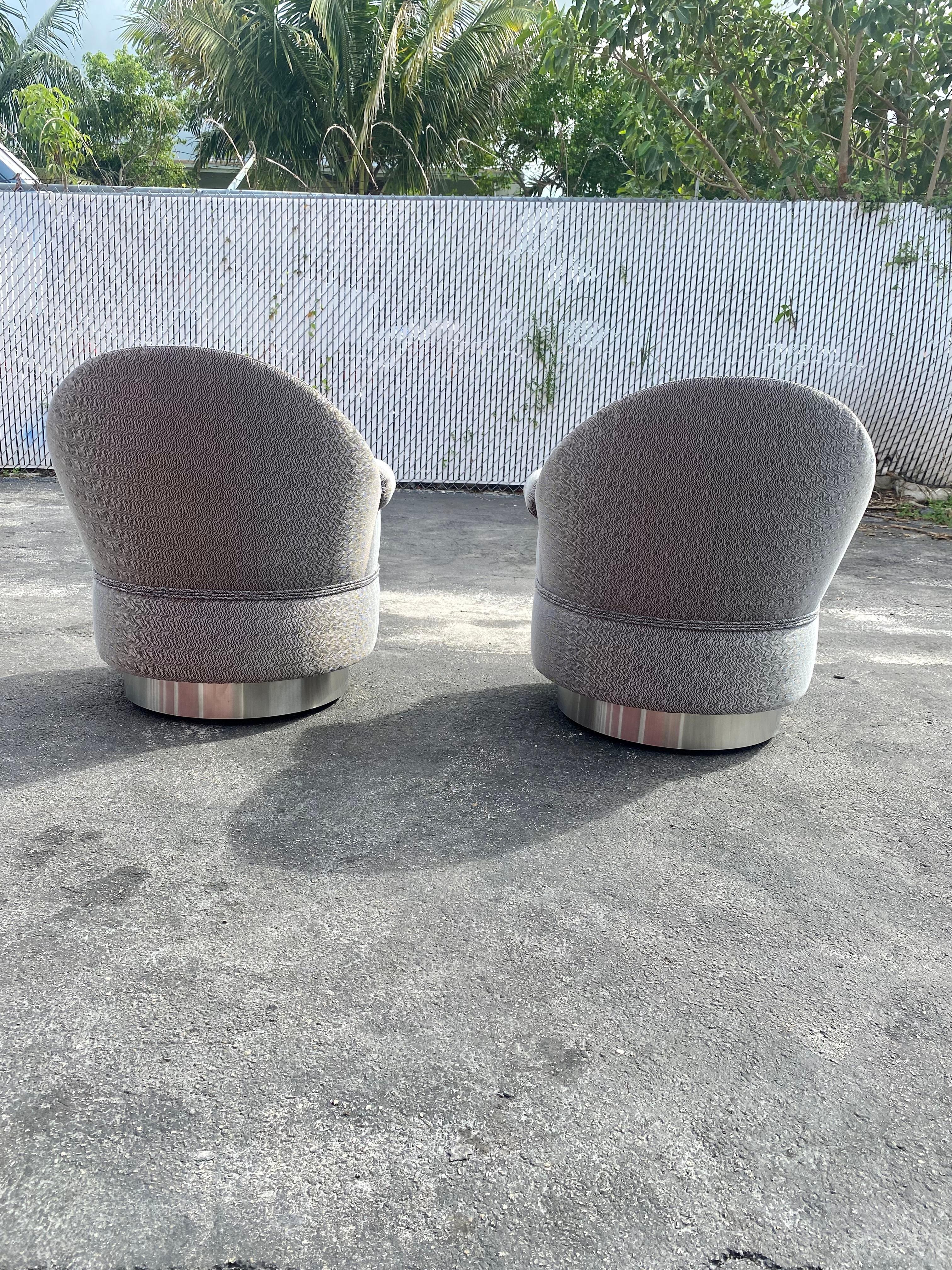 Late 20th Century 1980s Milo Baughman Rolling Swivel Chairs, Set of 2 For Sale