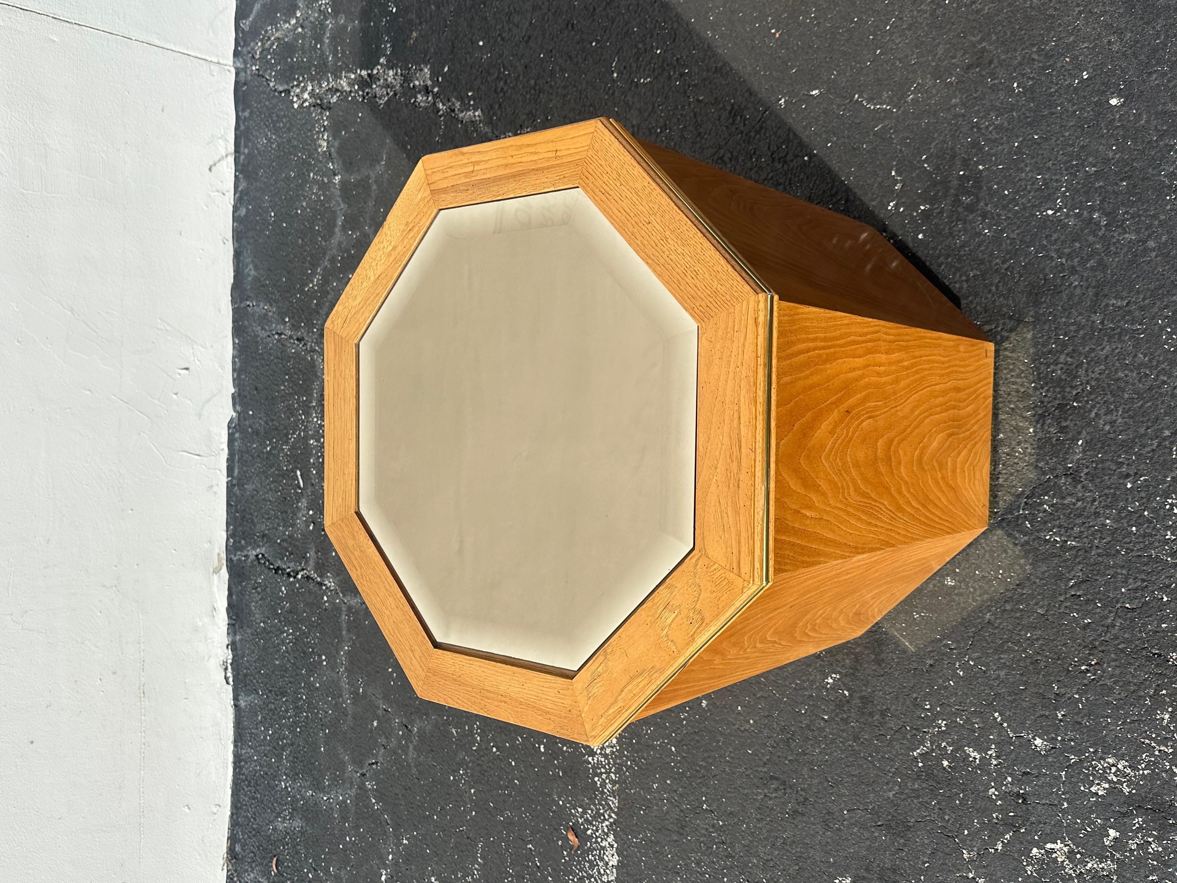 1980s Milo Buaghman Hexagonal Mirrored Pedestal End Tables, Set of 2 For Sale 3