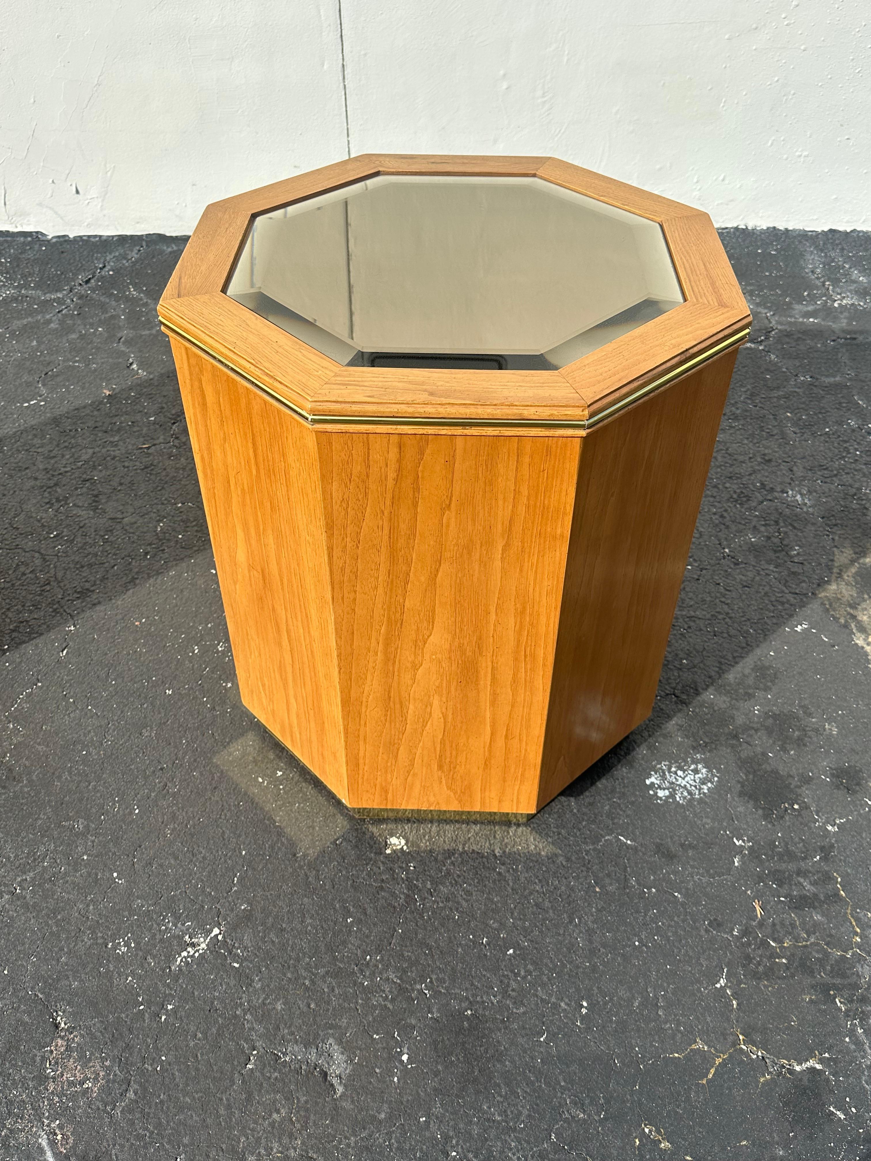 Tavolini esagonali con piedistallo a specchio di Milo Buaghman degli anni '80, set di 2 in vendita 5