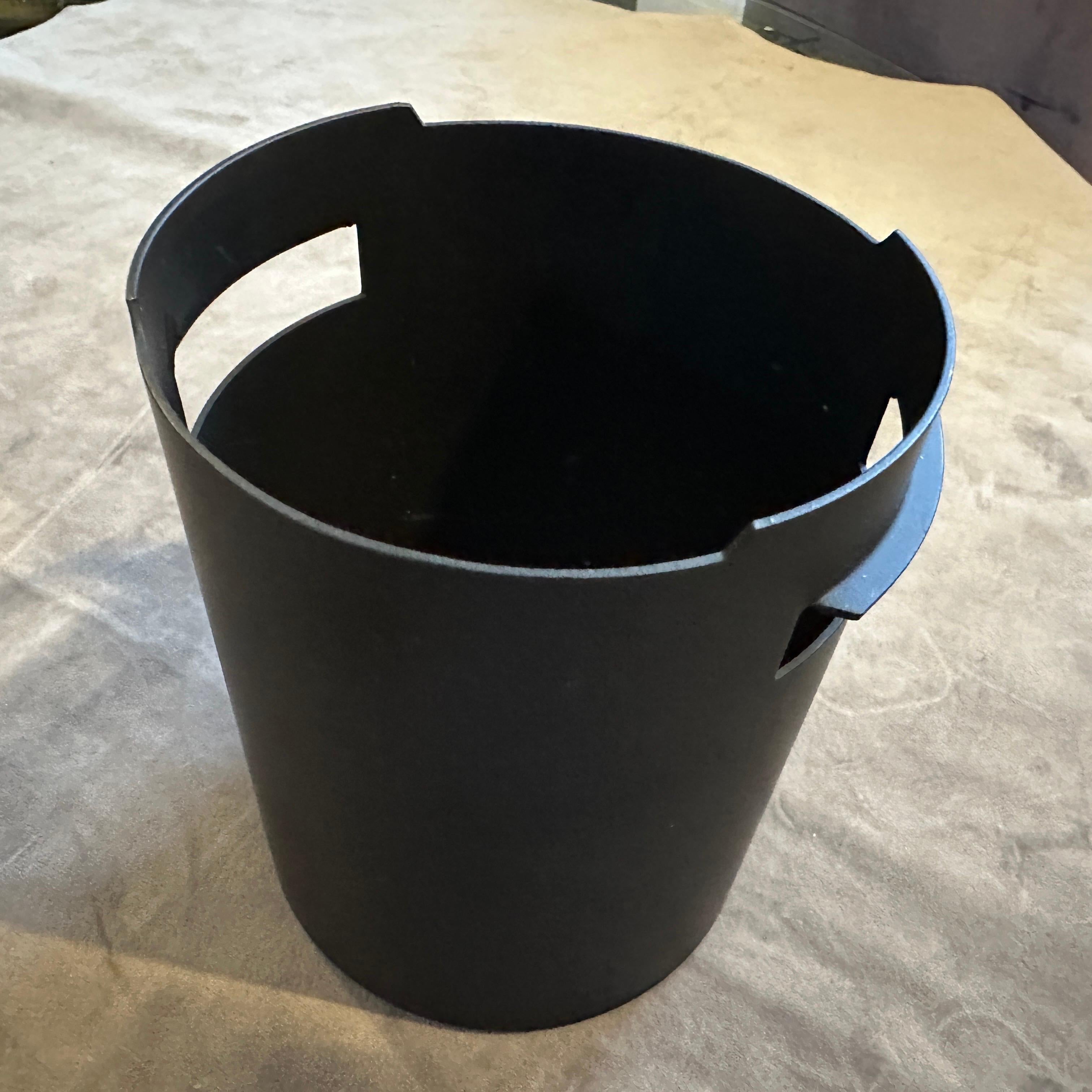 Moderno Secchiello da ghiaccio minimalista in acciaio nero degli anni '80 di Gio Ponti per Fratelli Calderoni in vendita
