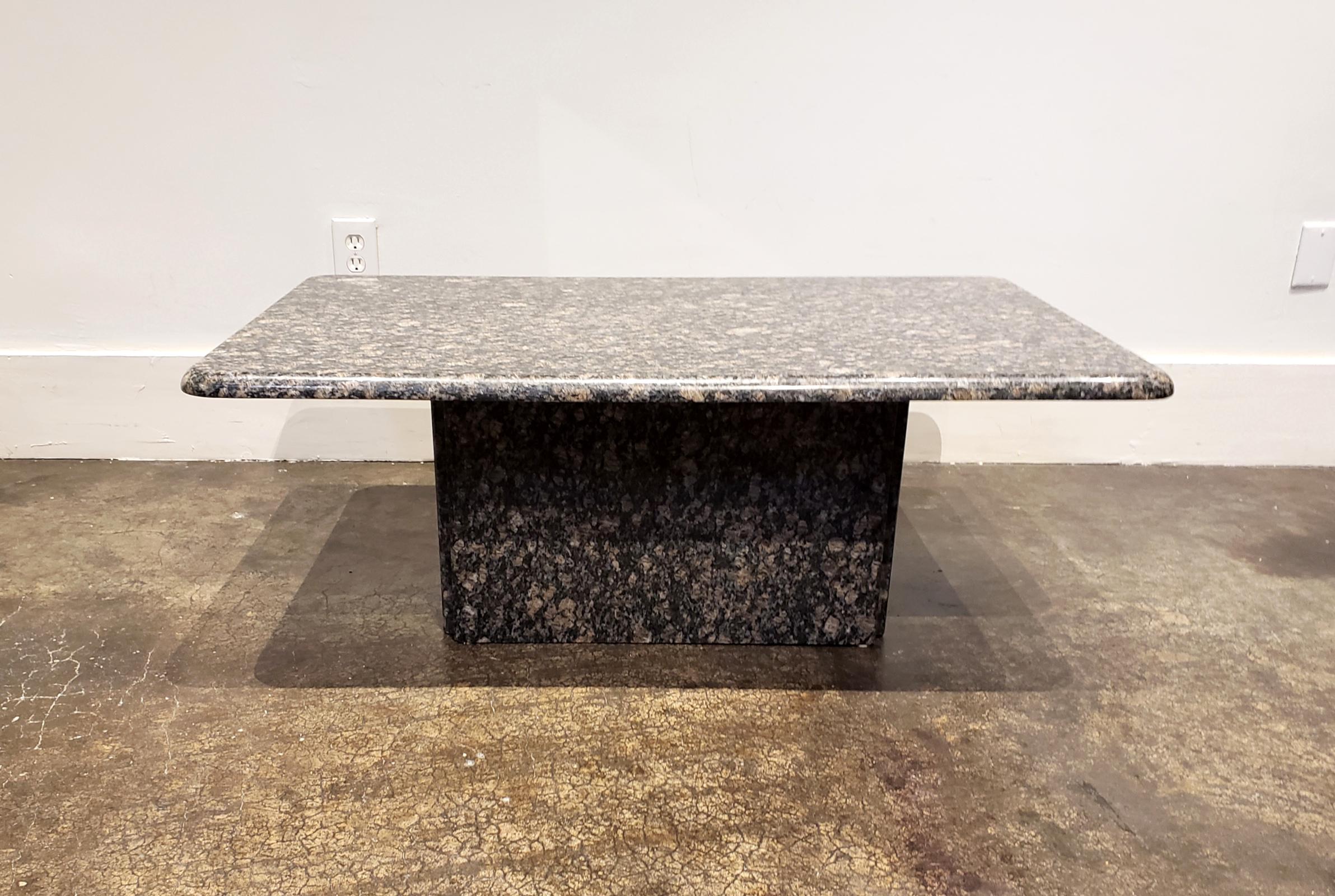 1980s Minimalist Geometric Italian Granite Coffee Table Black Tan Gray In Good Condition For Sale In Dallas, TX