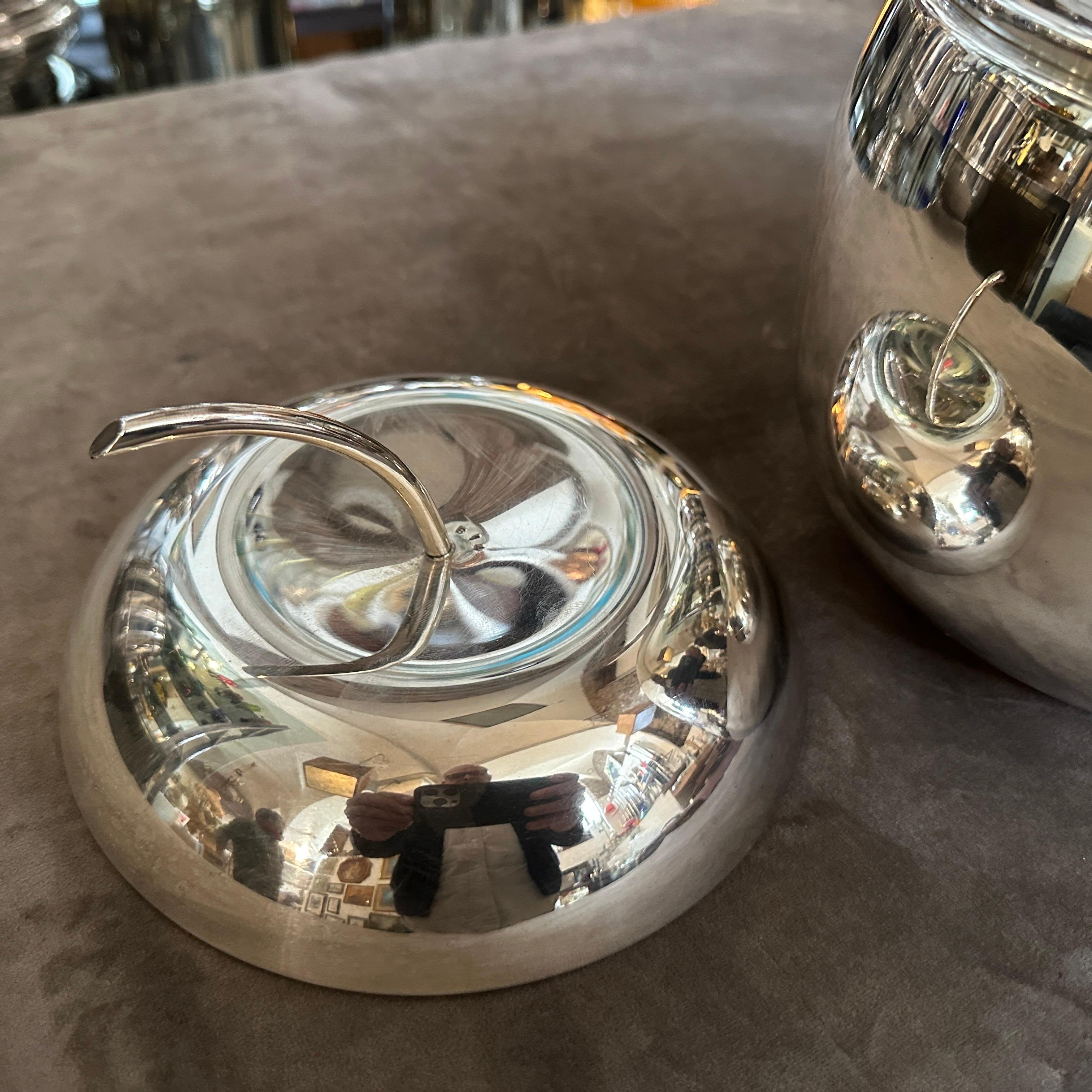 Cubitera minimalista bañada en plata de los años 80 de Teghini Firenze Italiano en venta