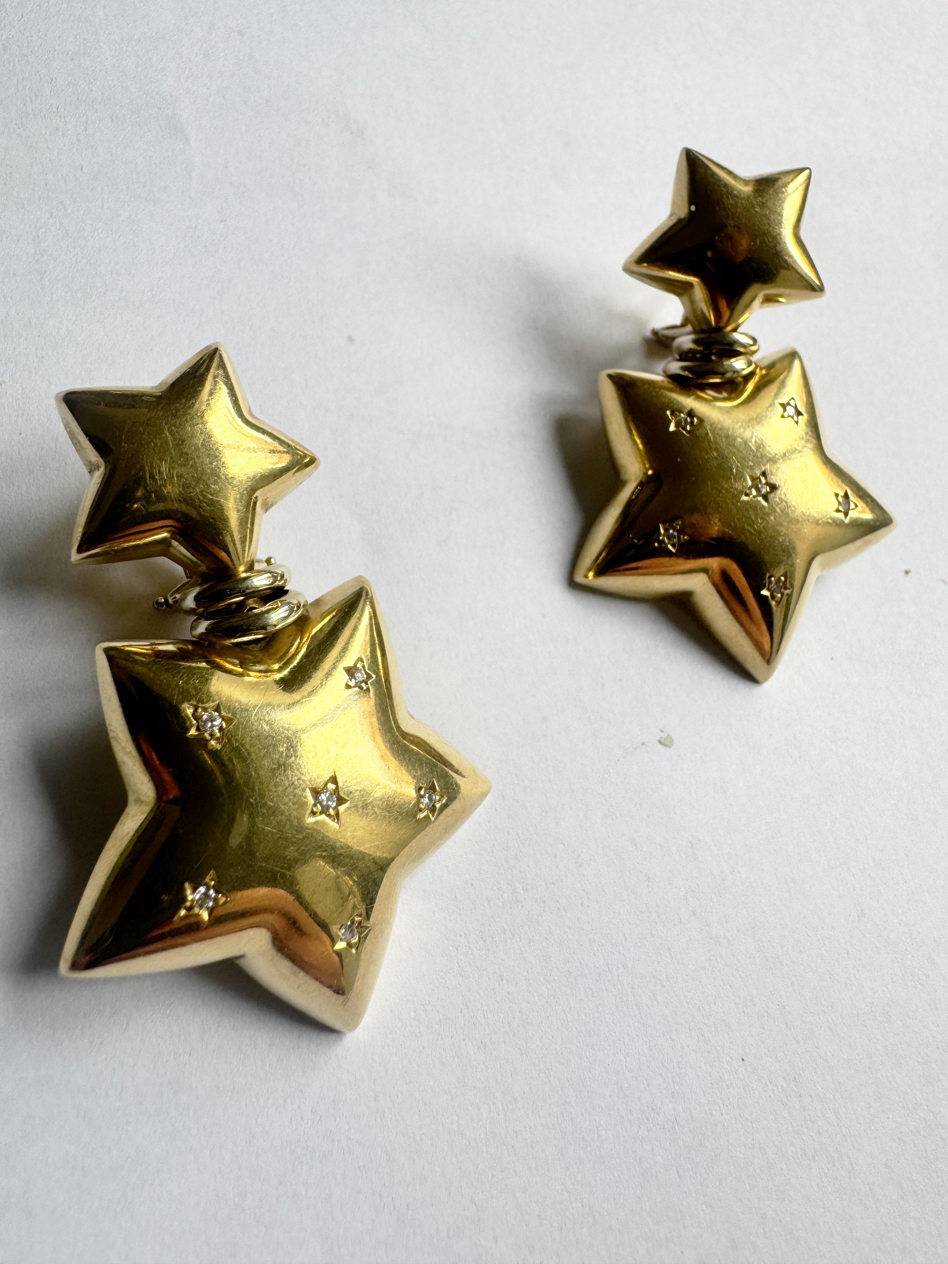 1980s Modern 18K Yellow Gold Diamonds Clip-on Stars Unsigned Italian Earrings In Good Condition For Sale In Rome, IT