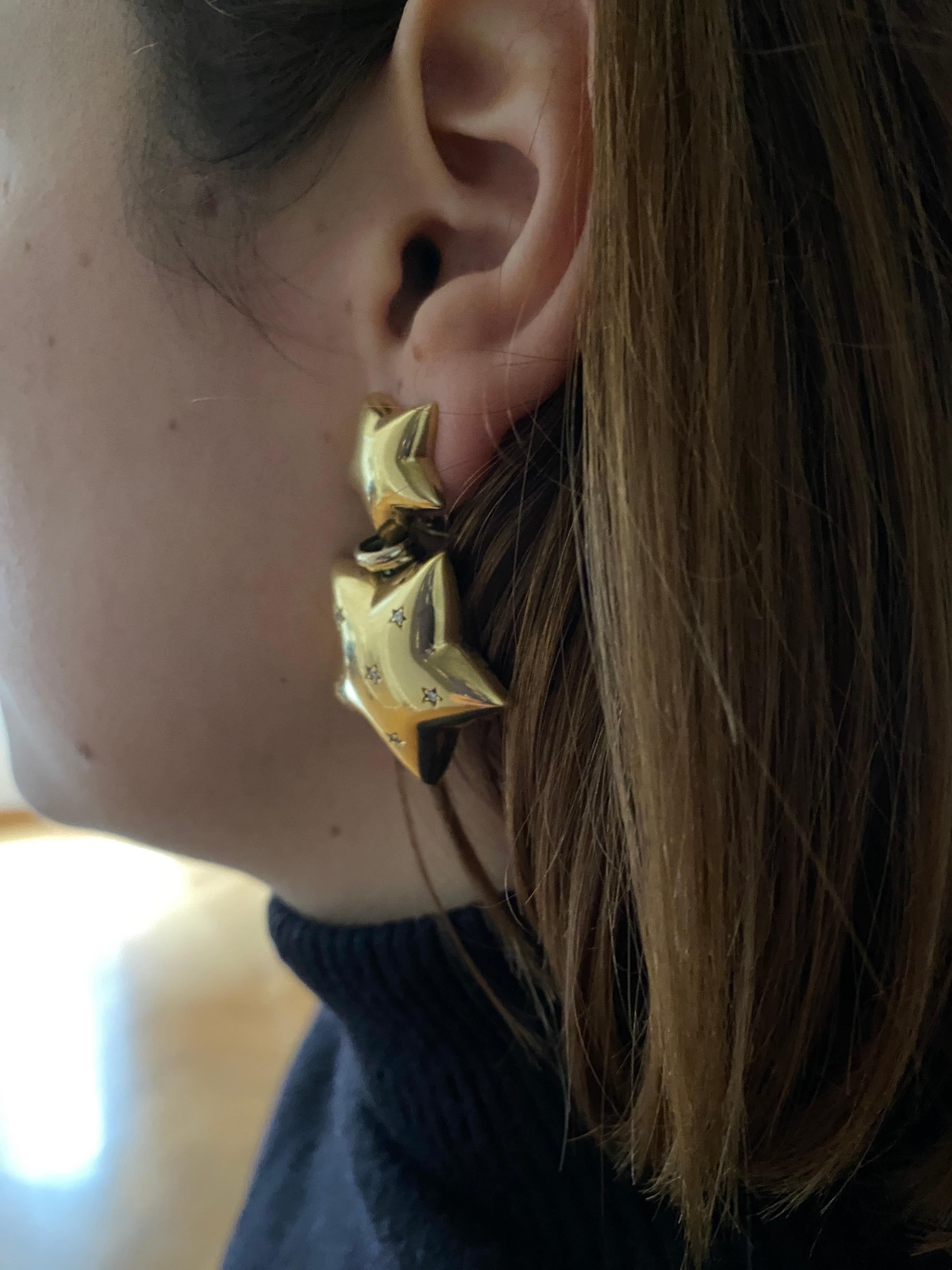 1980s Modern 18K Yellow Gold Diamonds Clip-on Stars Unsigned Italian Earrings For Sale 1