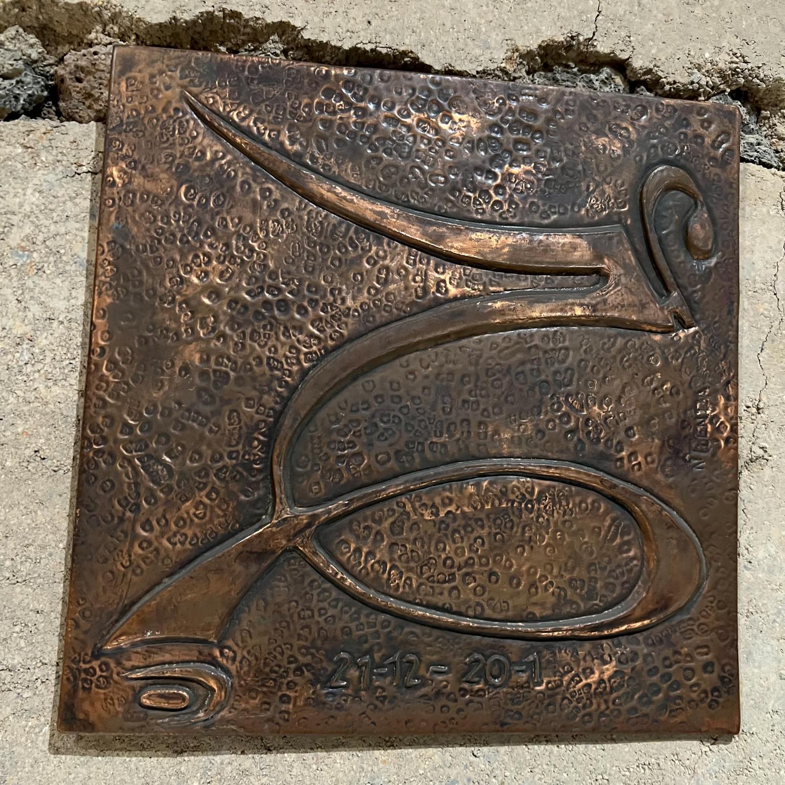 Metal Art astratto degli anni '80 con smalto di rame martellato firmato 1
