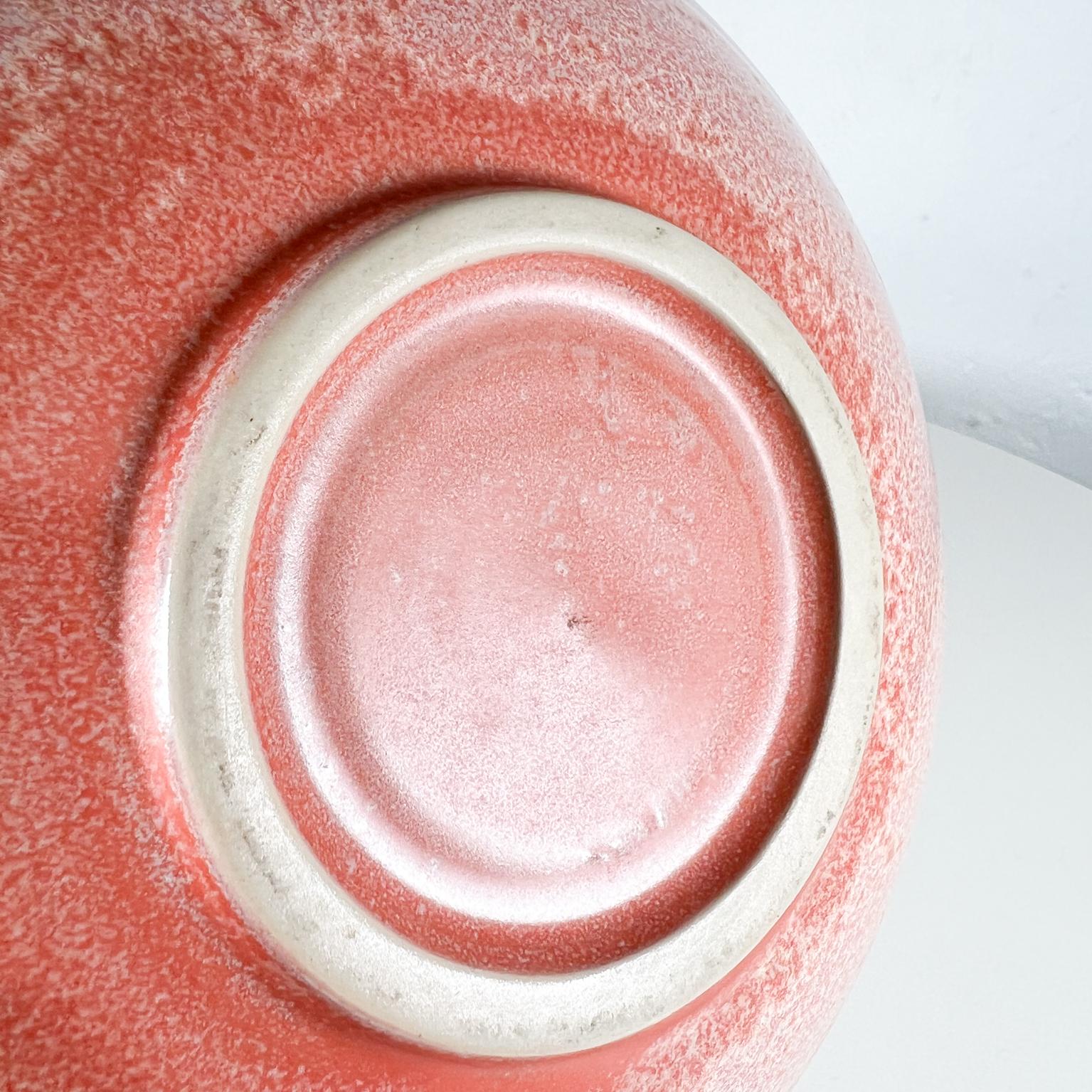 1980s Modern Abstract Pink Splatter Decorative Dish Stoneware Pottery Plate For Sale 4