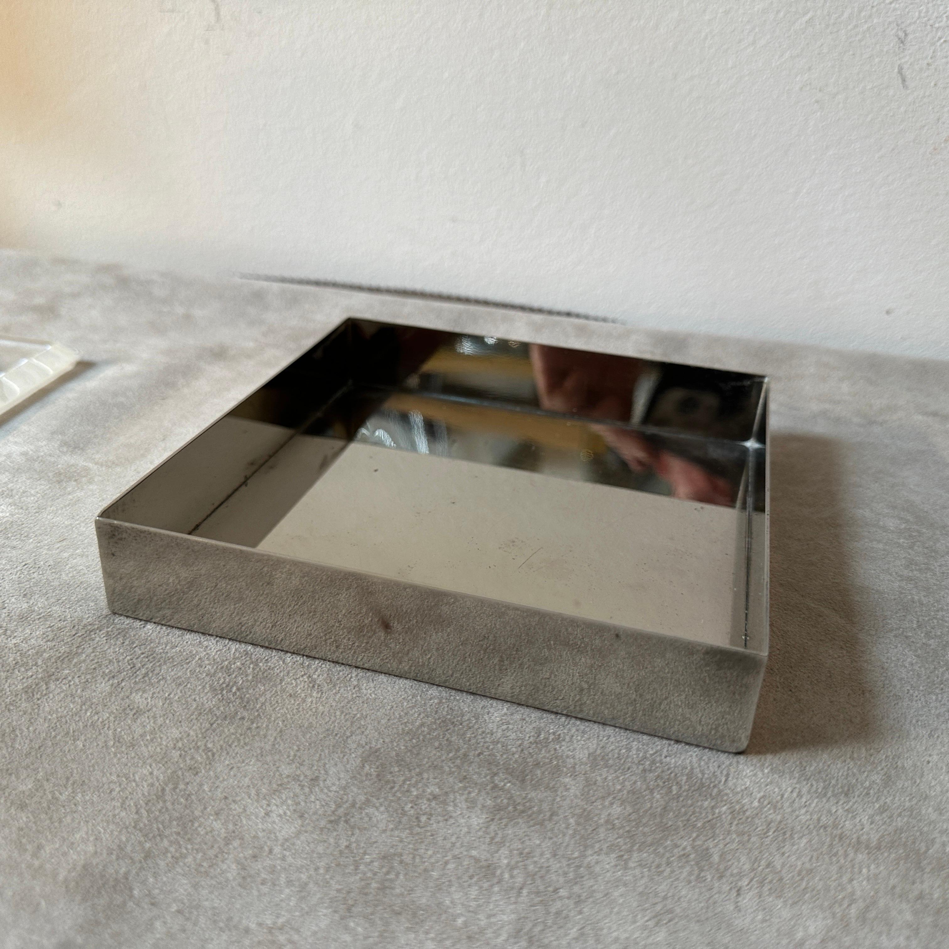 1980s Modern Clear Plexiglass and Silver Plate Italian Design Square Box For Sale 5