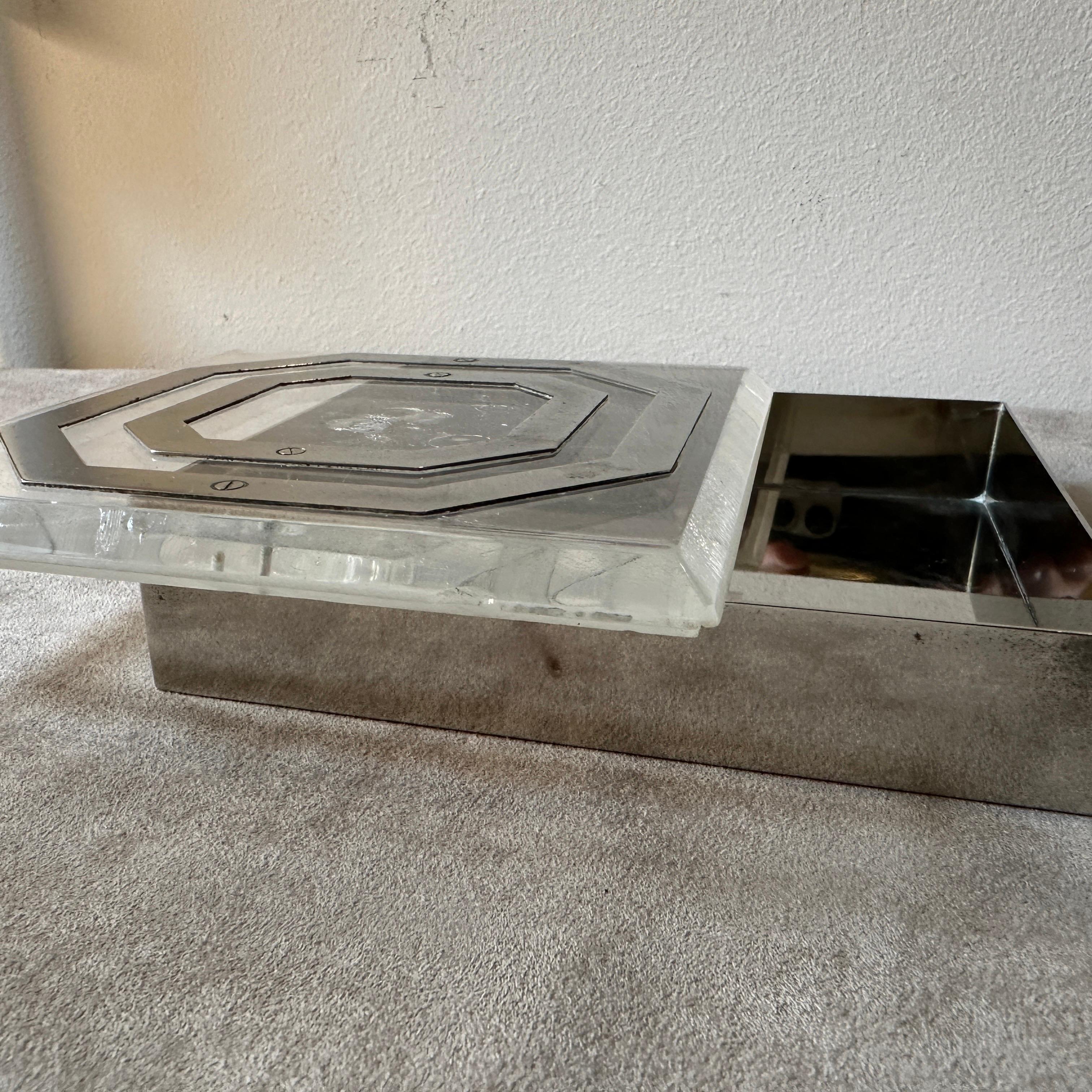 1980s Modern Clear Plexiglass and Silver Plate Italian Design Square Box For Sale 2