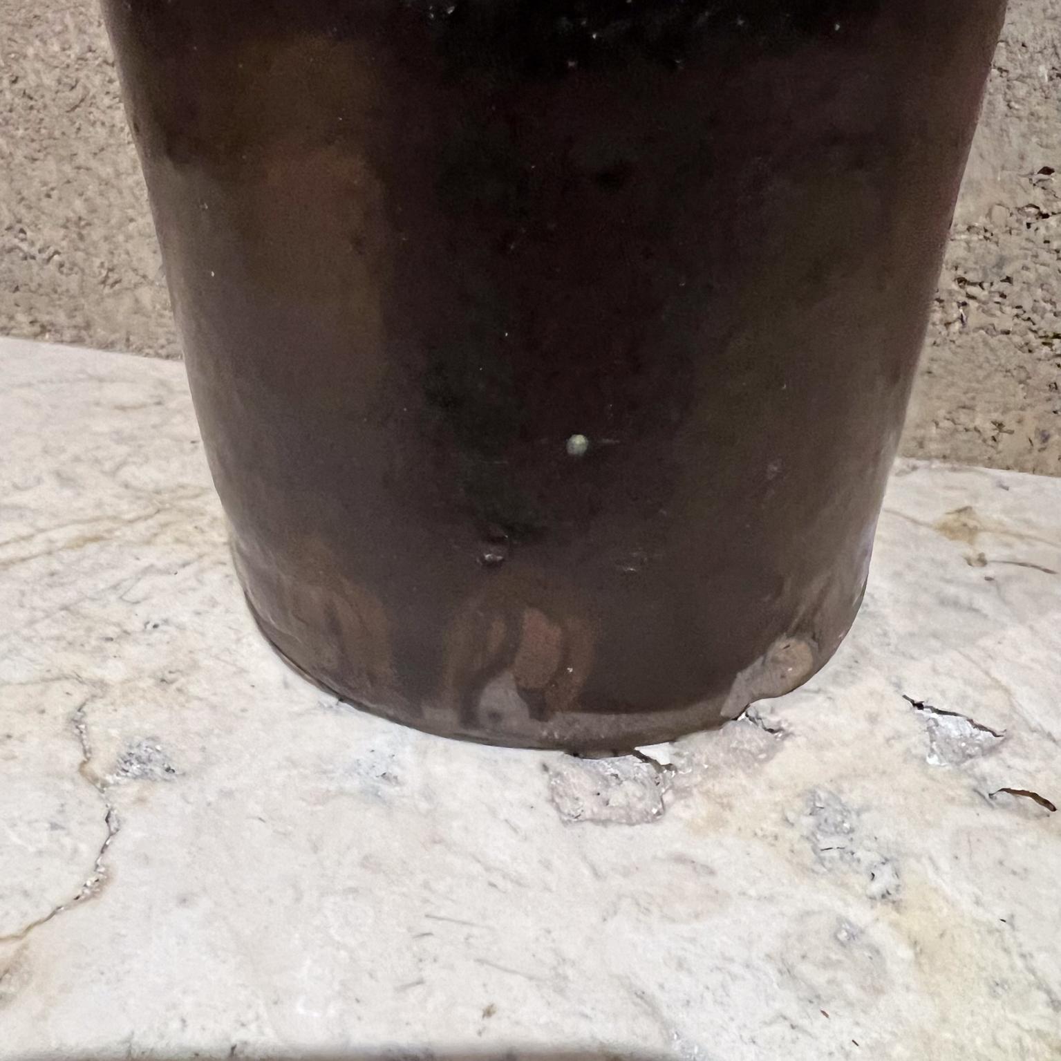 Vaso moderno anni '80 in ceramica marrone scuro In condizioni buone in vendita a Chula Vista, CA