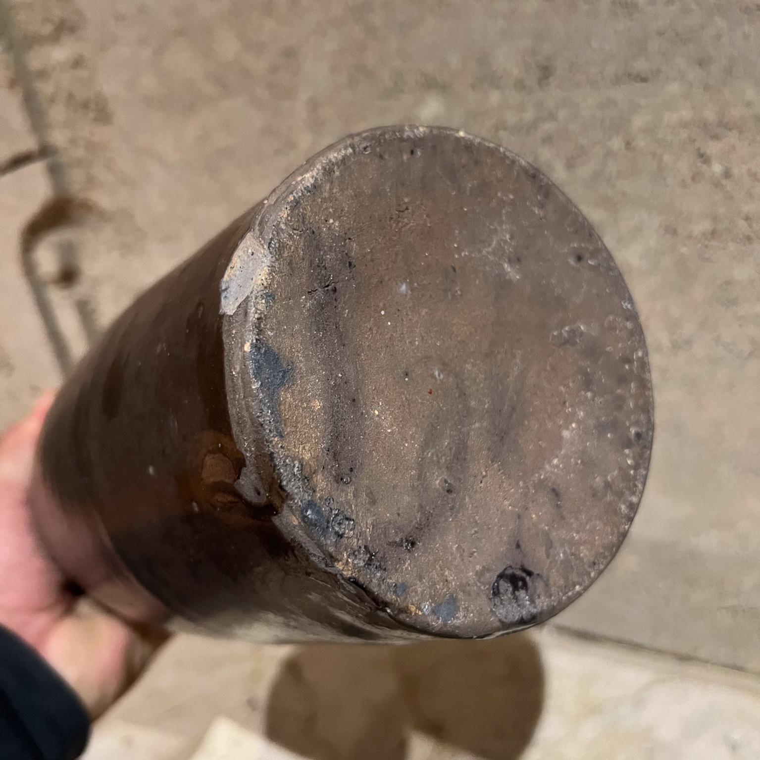 XX secolo Vaso moderno anni '80 in ceramica marrone scuro in vendita