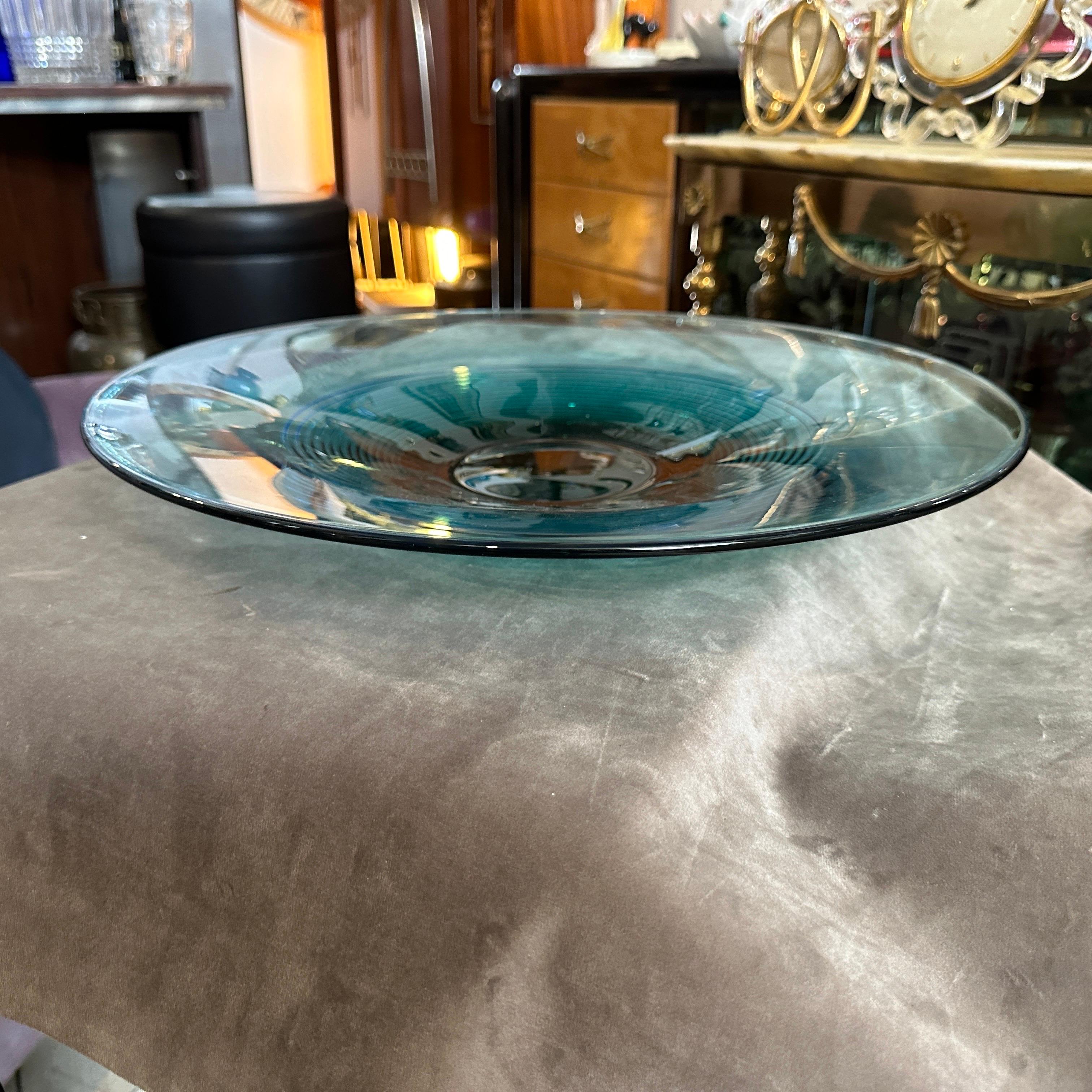 Fatto a mano Centrotavola rotondo moderno degli anni '80 in vetro di Murano verde e nero di VeArt in vendita