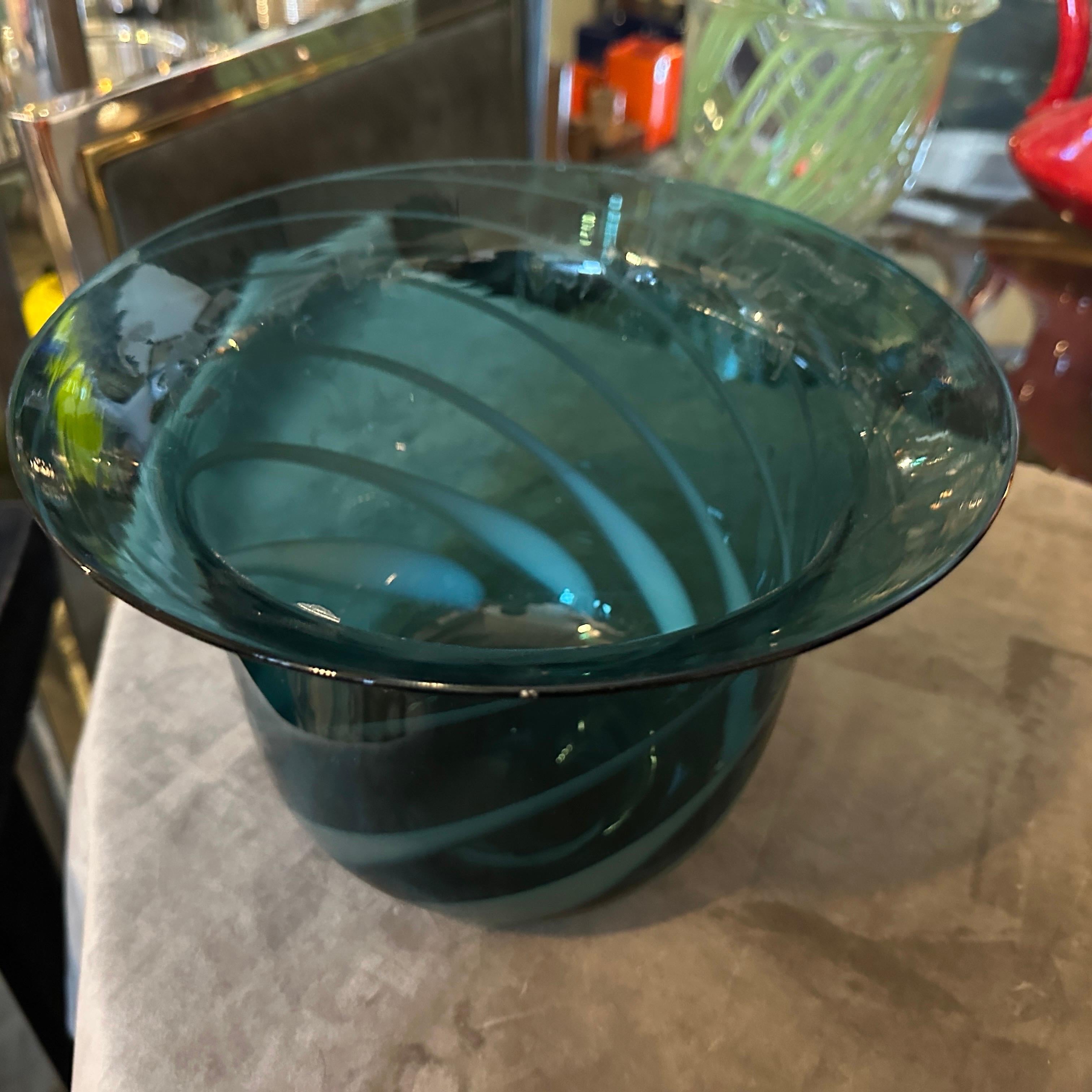 Vetro di Murano Vaso moderno anni '80 in vetro di Murano verde e grigio soffiato a mano di Venini in vendita