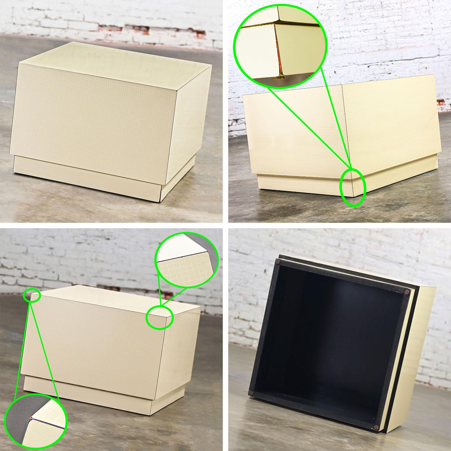 1980s Modern Laminate Cube End Table Style of Milo Baughman for Thayer Coggin For Sale 6